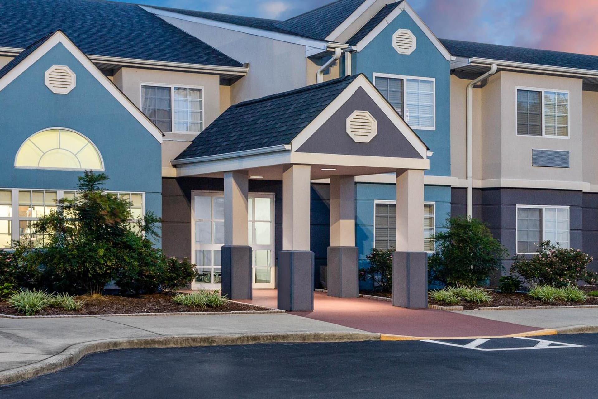 Microtel Inn & Suites by Wyndham Burlington gallery photo in Burlington, NC — image 16
