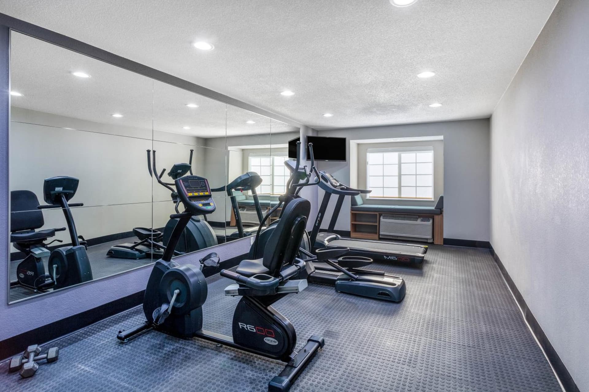 Microtel Inn & Suites by Wyndham Burlington gallery photo in Burlington, NC — image 11