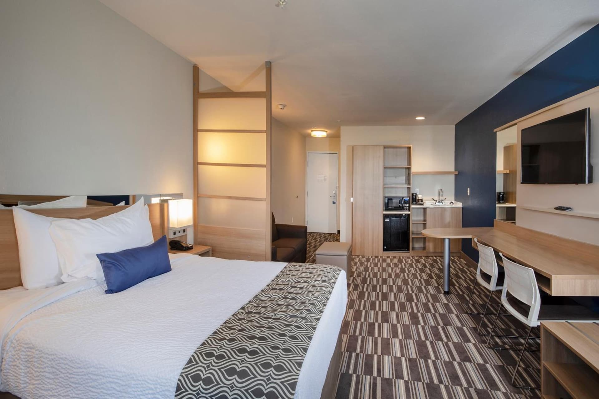 Microtel Inn & Suites by Wyndham Loveland interior in Loveland, CO — gallery photo 2