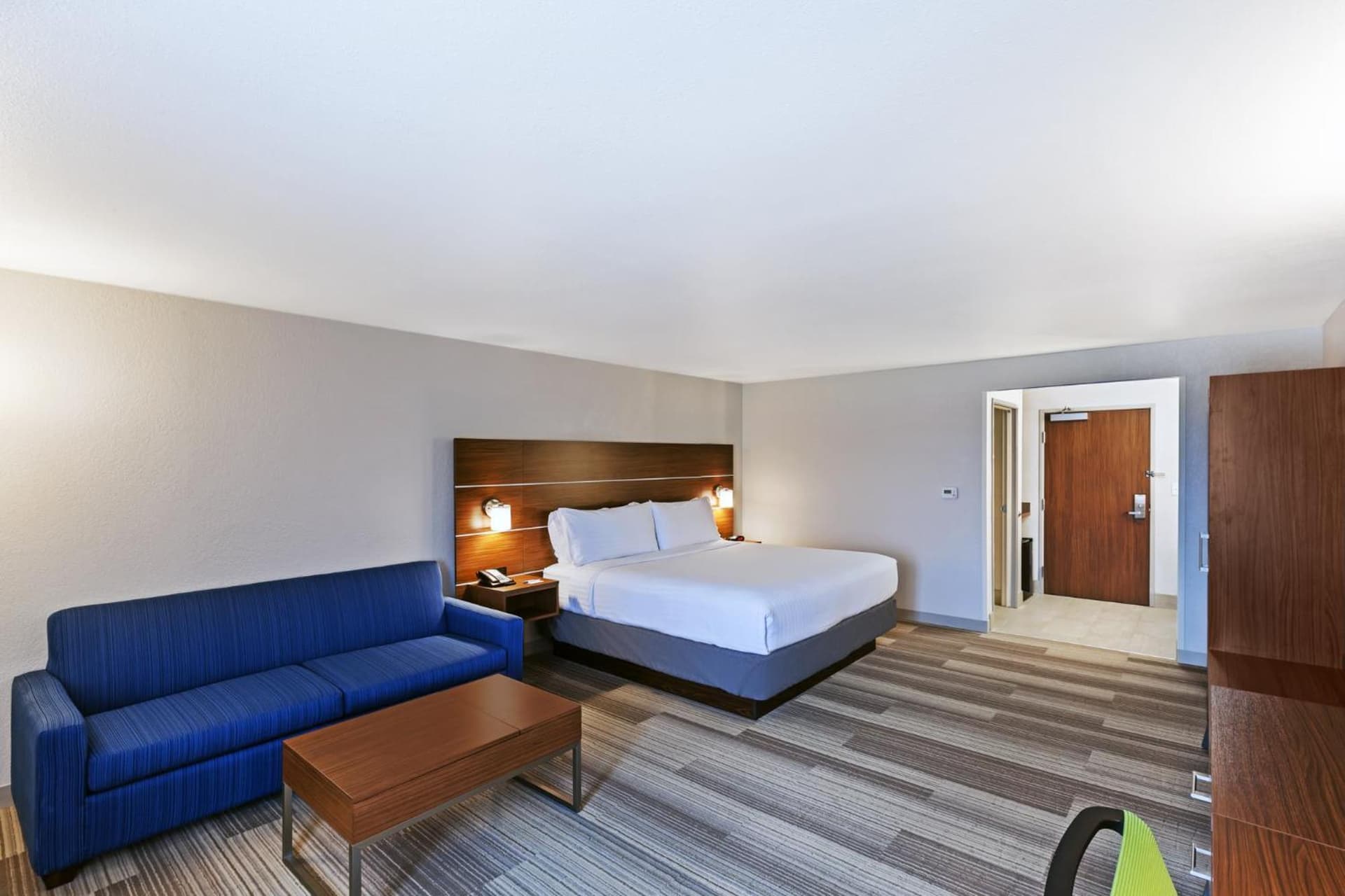 Holiday Inn Express Hotel & Suites Dallas Lewisville by IHG interior in Lewisville, TX — gallery photo 2