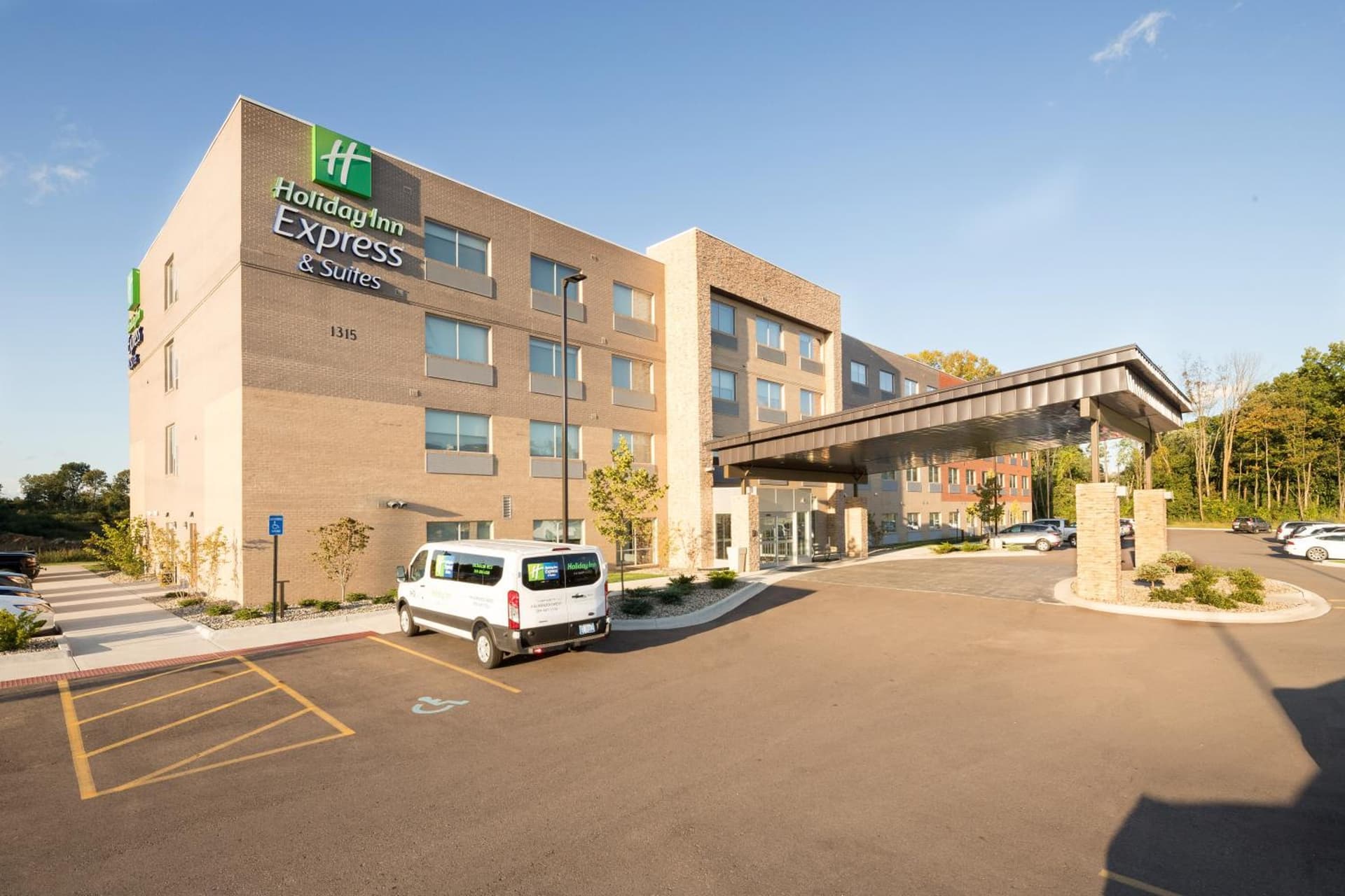 Holiday Inn Express & Suites - Kalamazoo West by IHG property views in Kalamazoo, MI — gallery photo 3