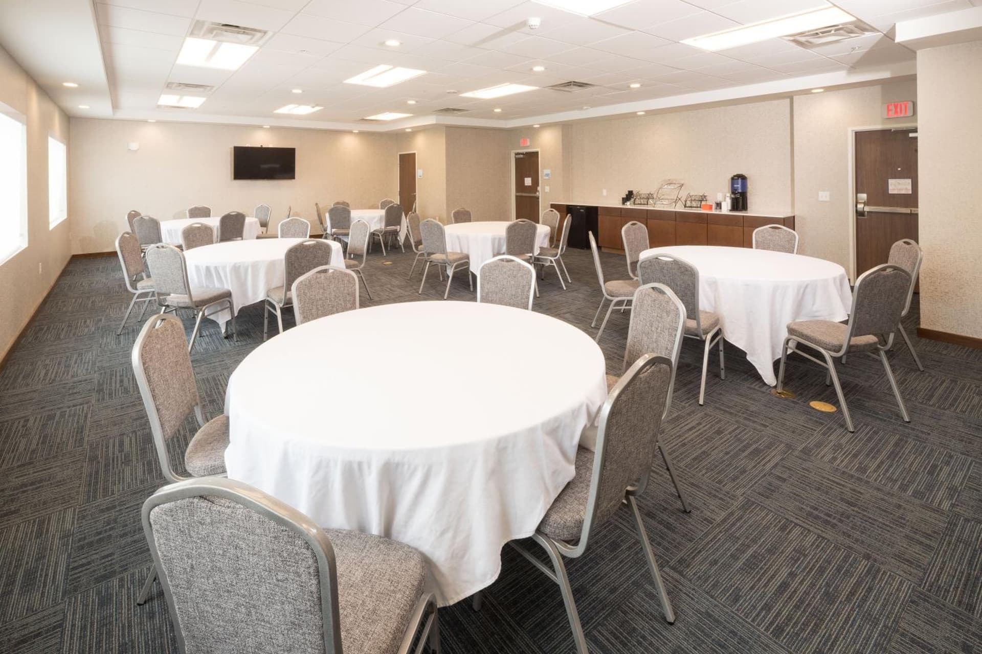 Holiday Inn Express & Suites - Kalamazoo West by IHG gallery photo in Kalamazoo, MI — image 36