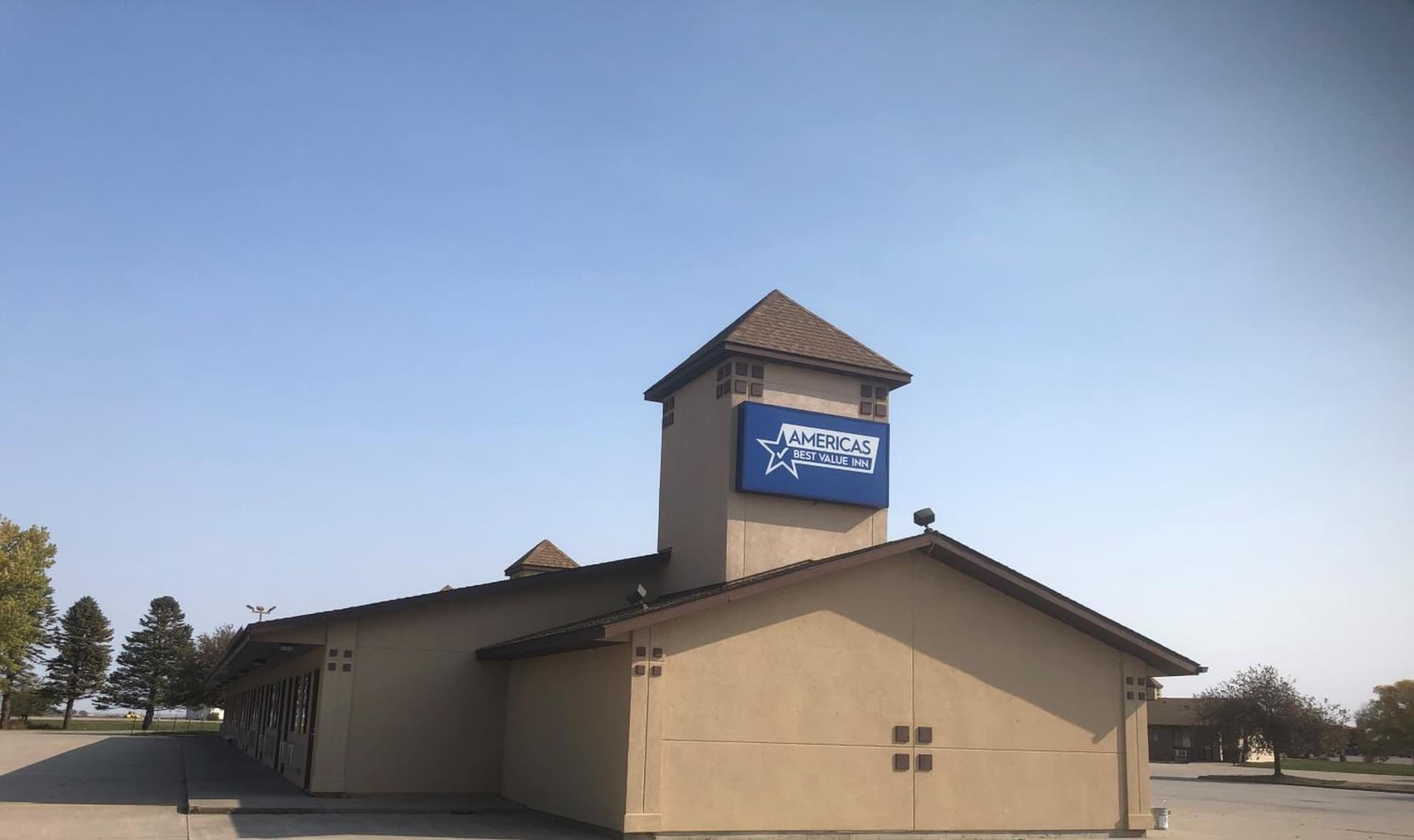 Americas Best Value Inn Onawa interior in Onawa, IA — gallery photo 2