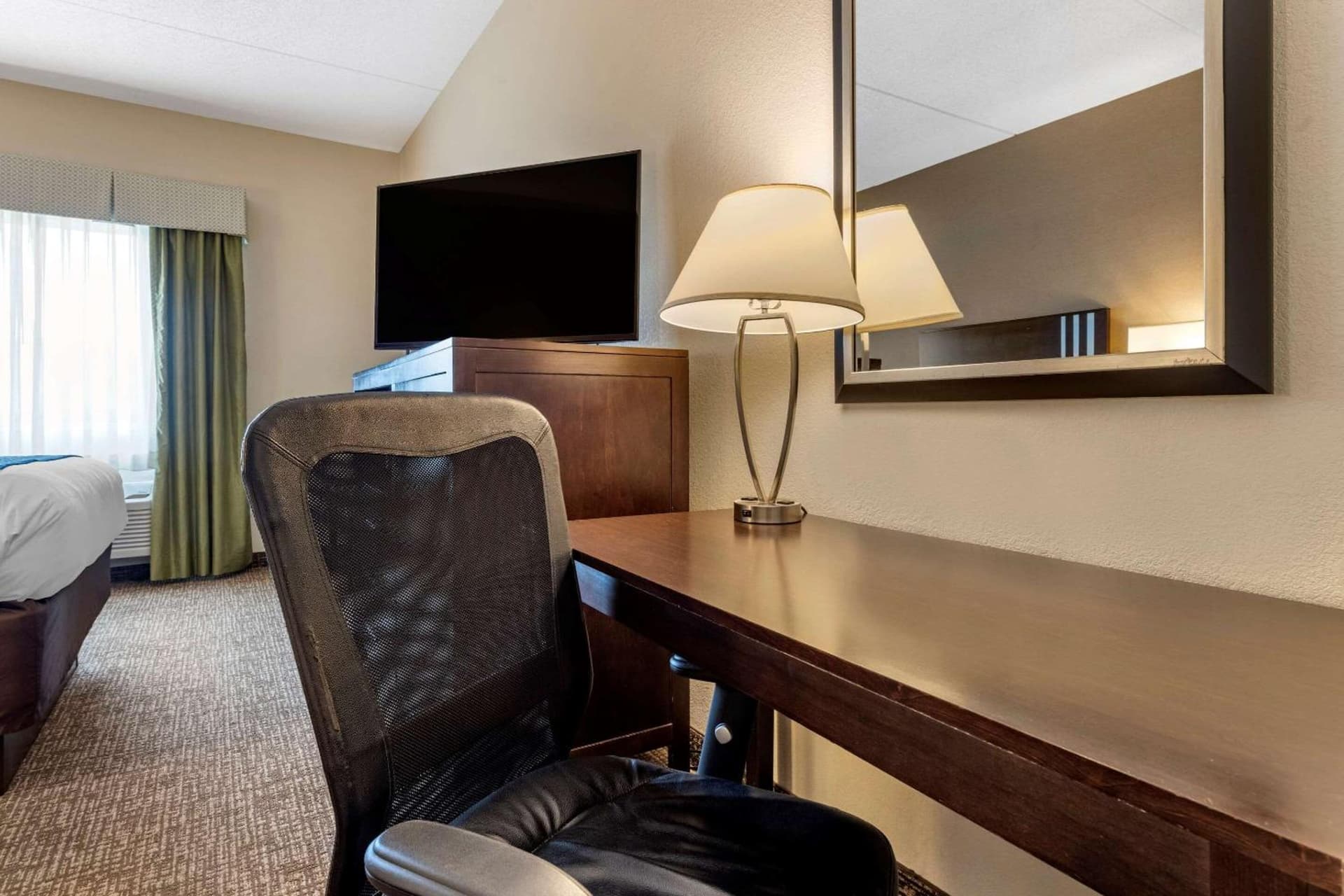 Comfort Inn & Suites Butler gallery photo in Butler, PA — image 15