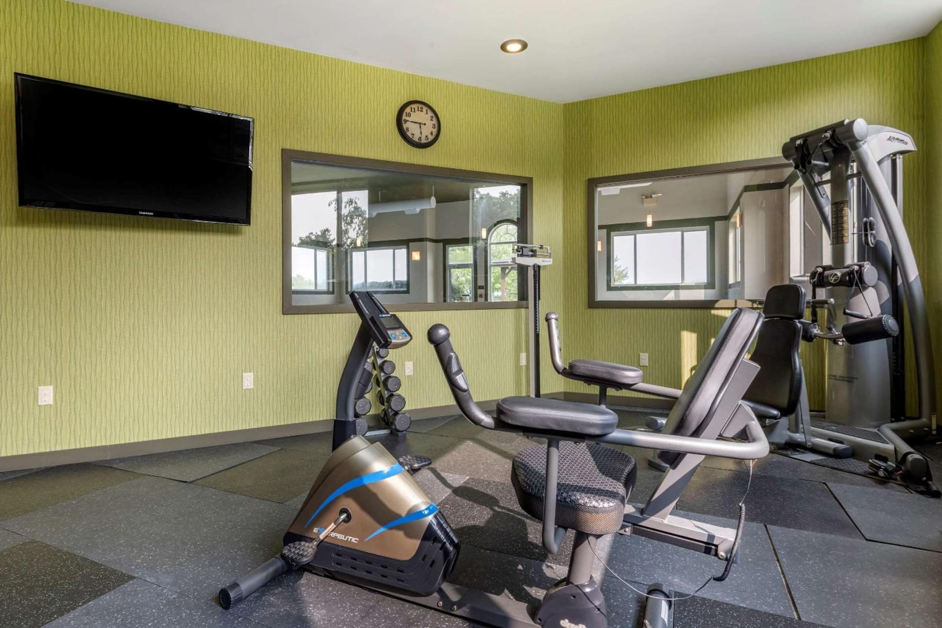 Comfort Inn & Suites Butler gallery photo in Butler, PA — image 31