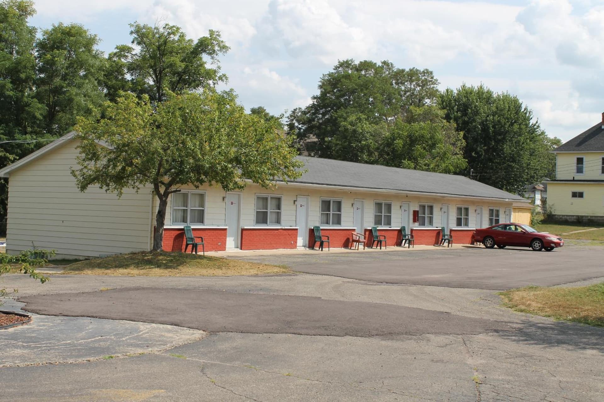 Motel Reedsburg featured exterior or lobby in Reedsburg, WI — similar hotel