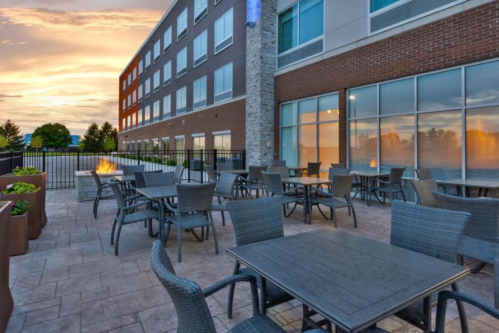 Holiday Inn Express & Suites - Grand Rapids Airport - South by IHG gallery photo in Grand Rapids, MI — image 62