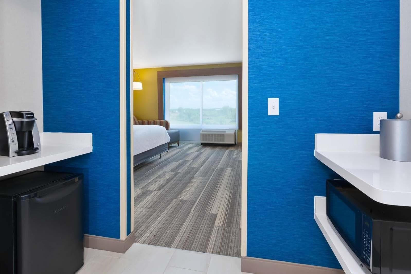 Holiday Inn Express & Suites - Grand Rapids Airport - South by IHG gallery photo in Grand Rapids, MI — image 15