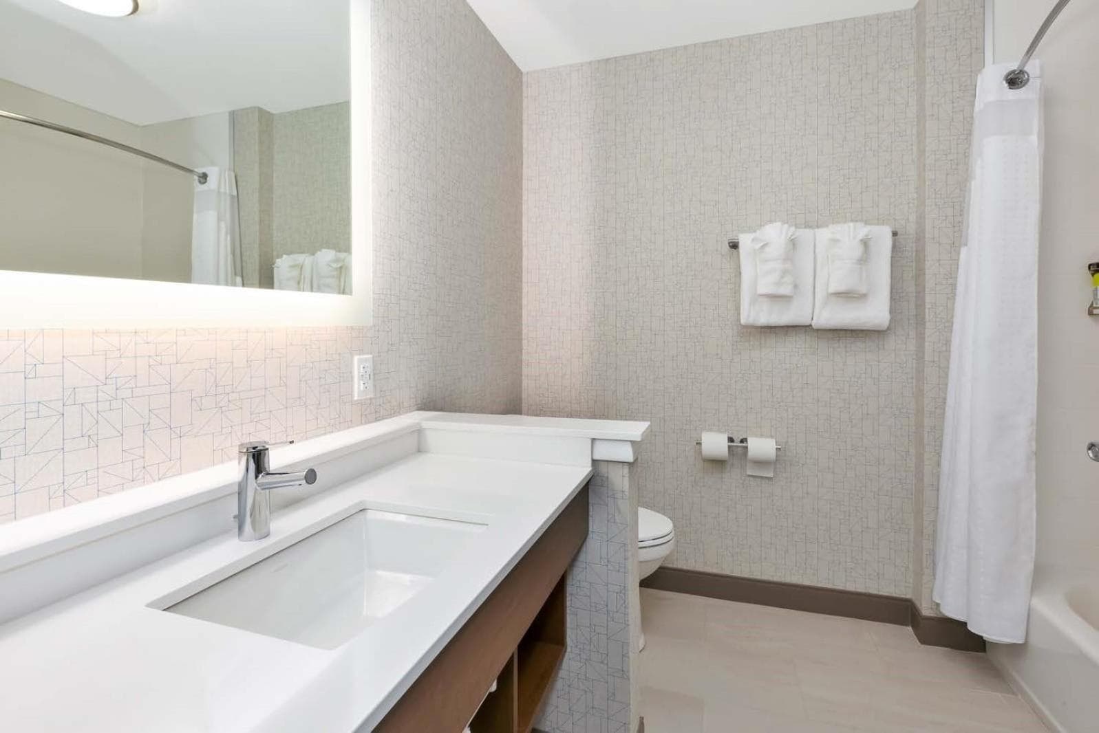 Holiday Inn Express & Suites - Grand Rapids Airport - South by IHG gallery photo in Grand Rapids, MI — image 8