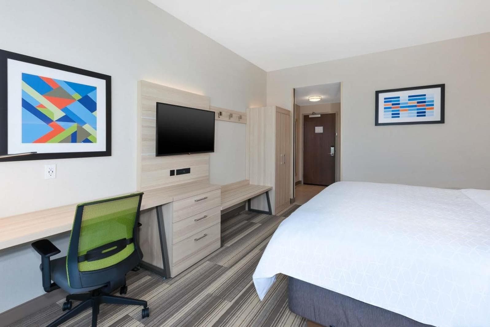 Holiday Inn Express & Suites - Grand Rapids Airport - South by IHG gallery photo in Grand Rapids, MI — image 35