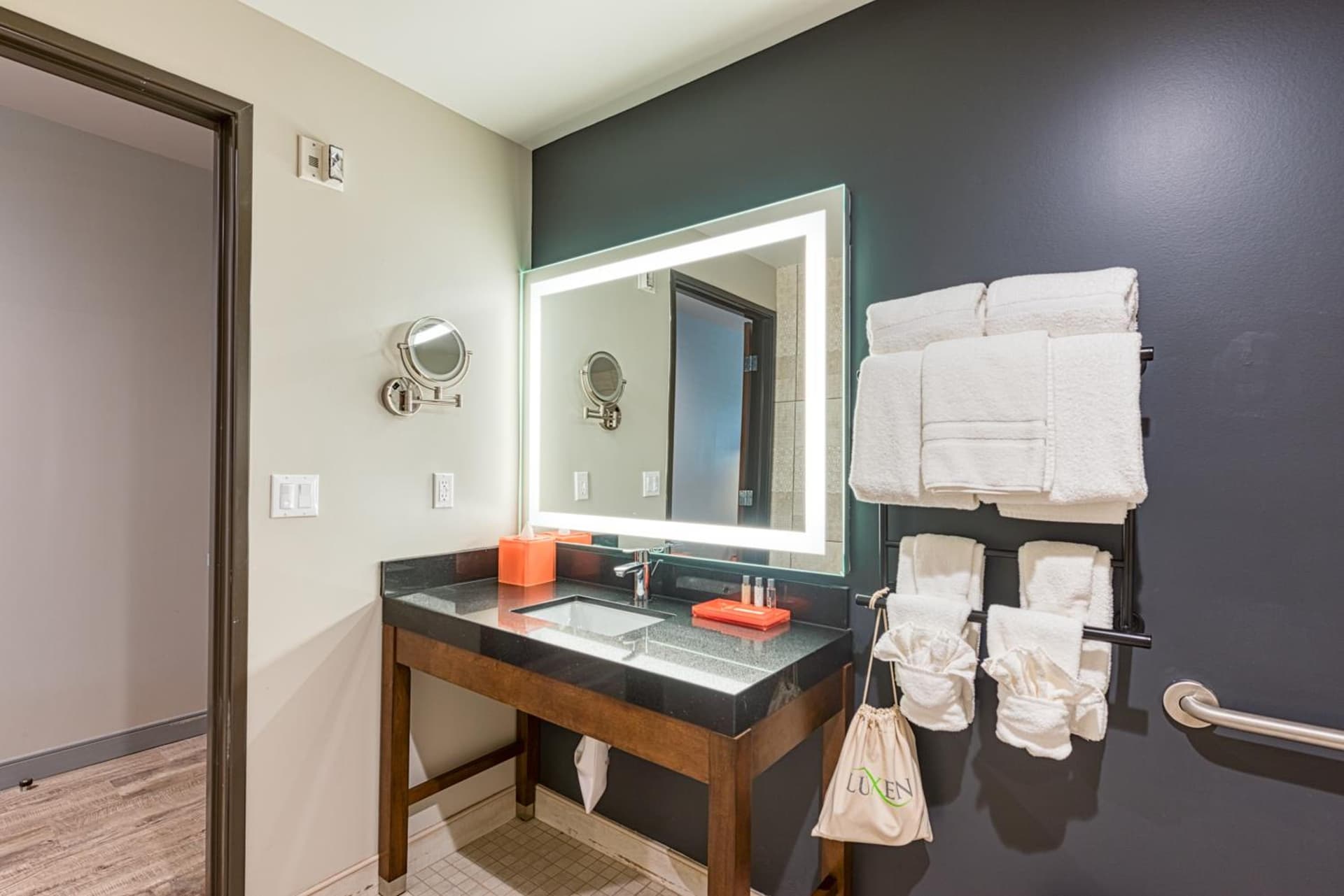 Hotel Lexen Newhall & Santa Clarita - Near Six Flags Magic Mountain gallery photo in Santa Clarita, CA — image 36