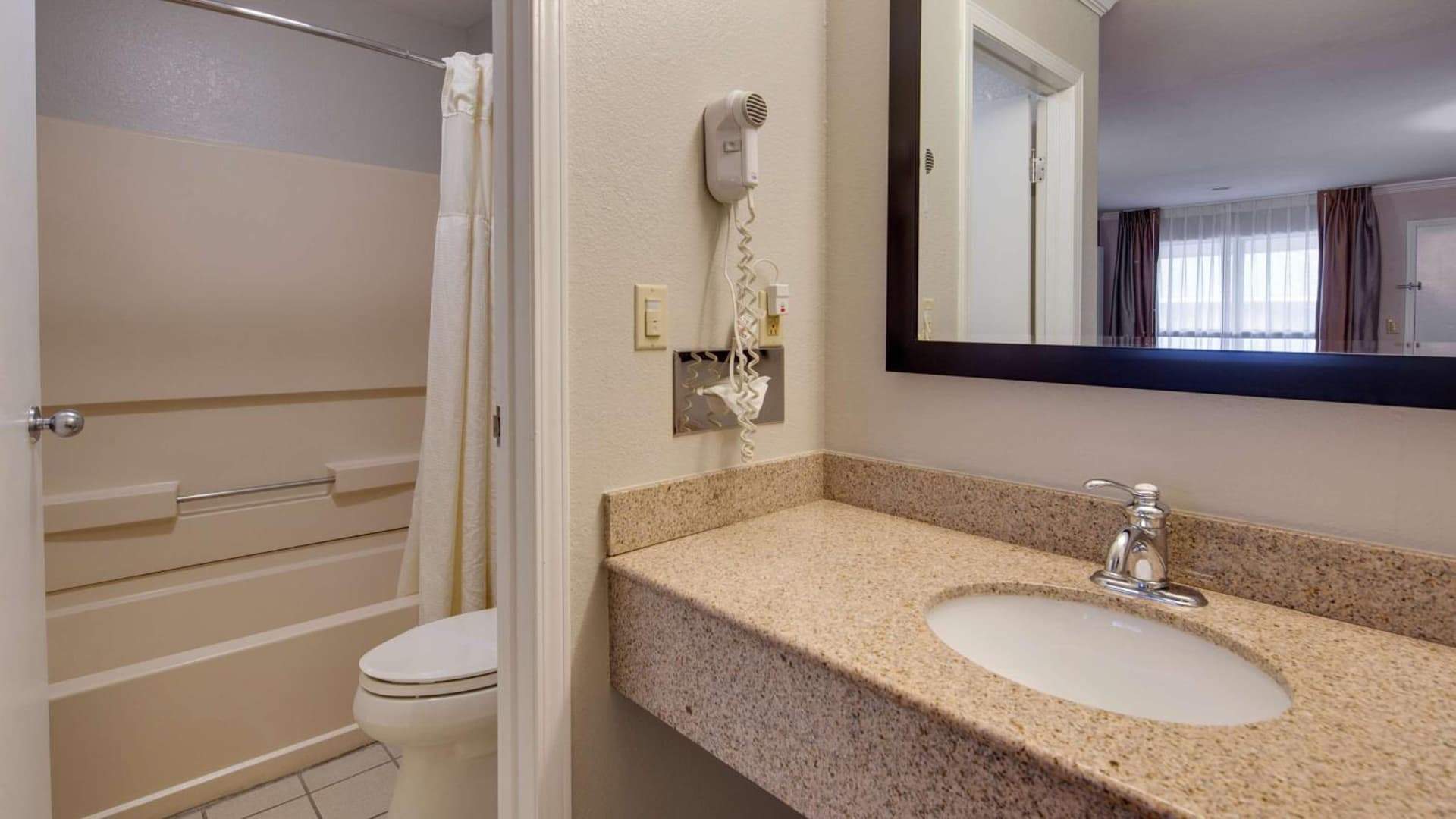 Best Western Clermont gallery photo in Cincinnati, OH — image 26