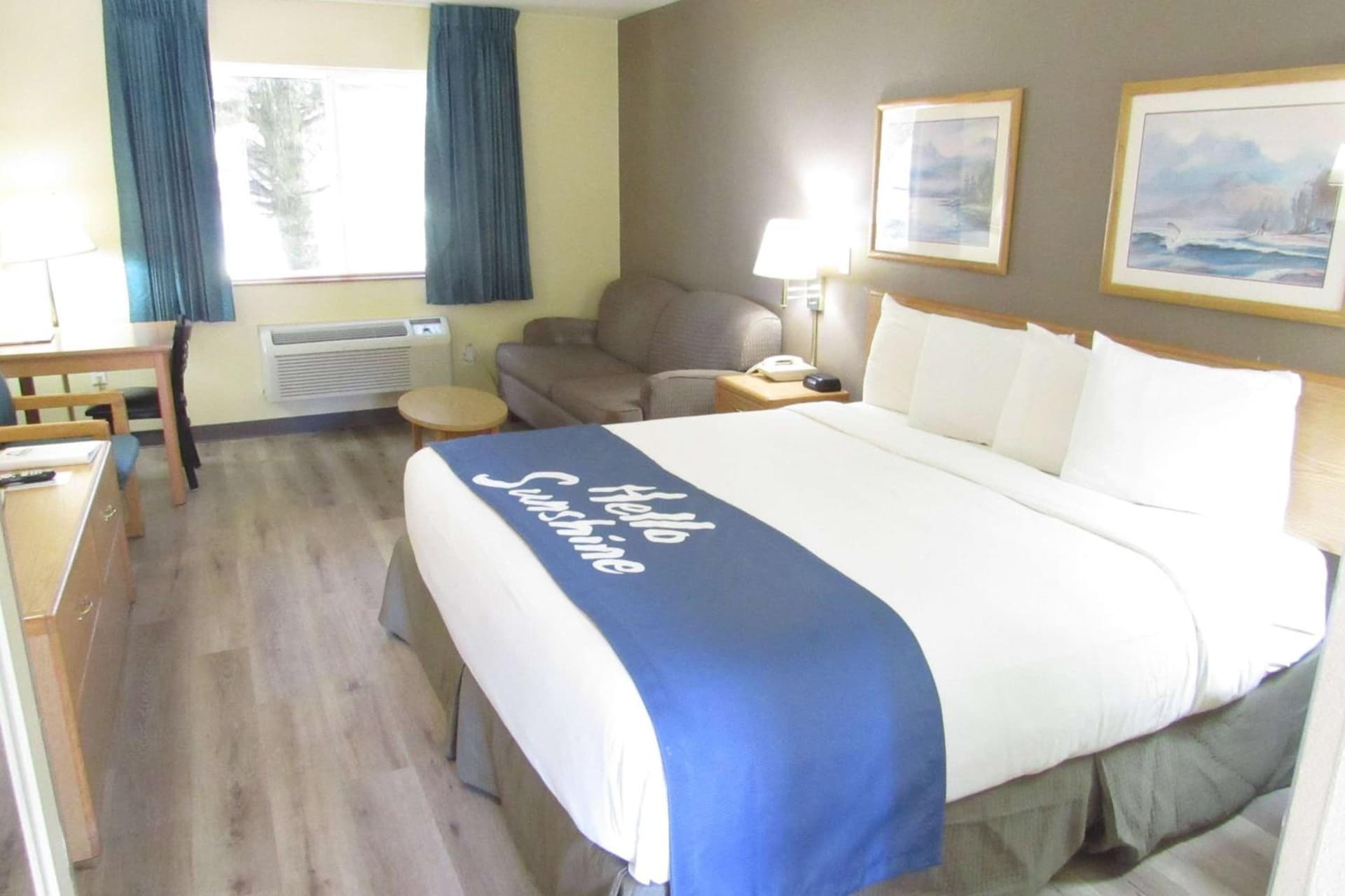 Days Inn by Wyndham Ocean Shores property views in Ocean Shores, WA — gallery photo 3