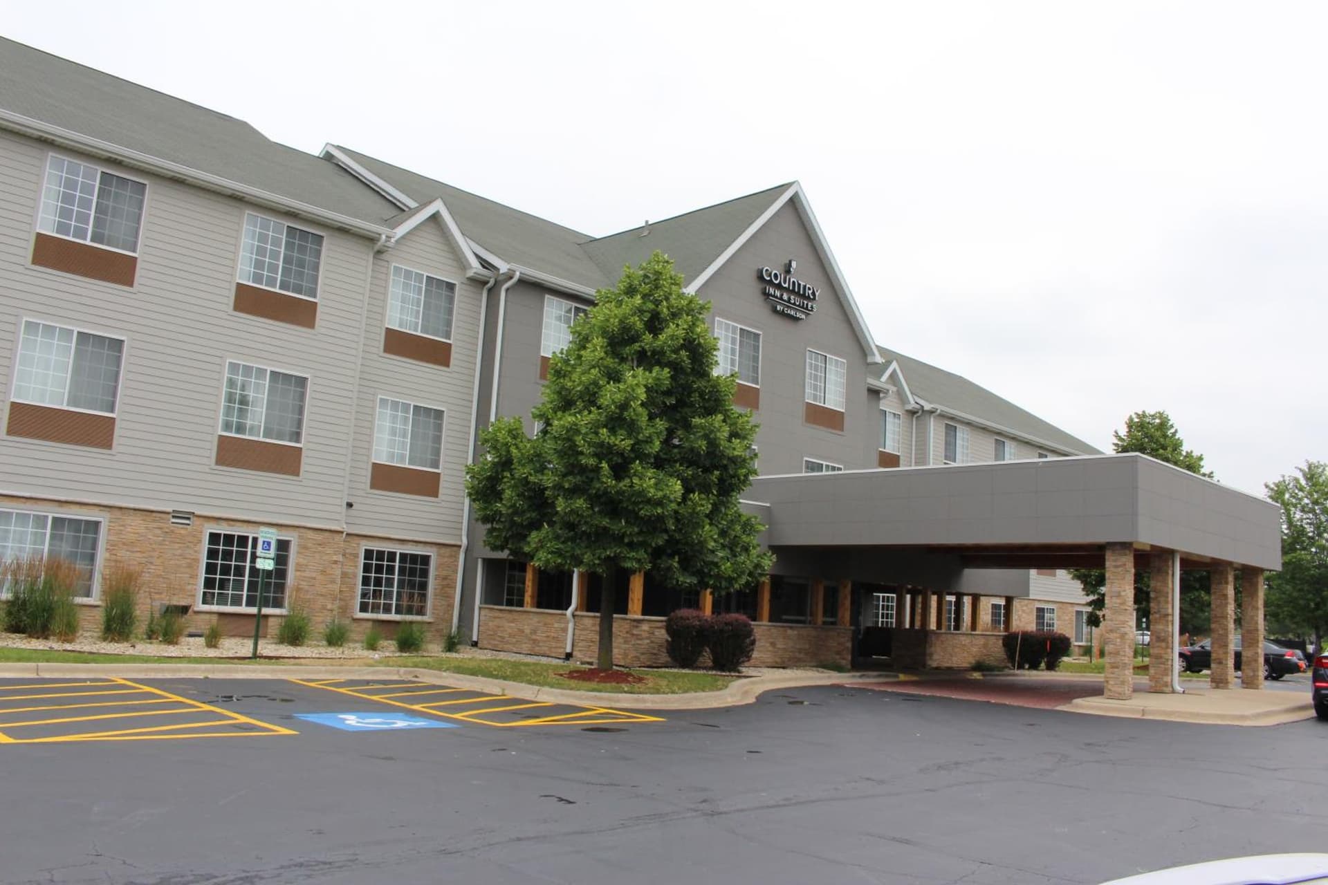 Country Inn & Suites by Radisson, Romeoville - Bolingbrook featured exterior or lobby in Romeoville, IL — similar hotel