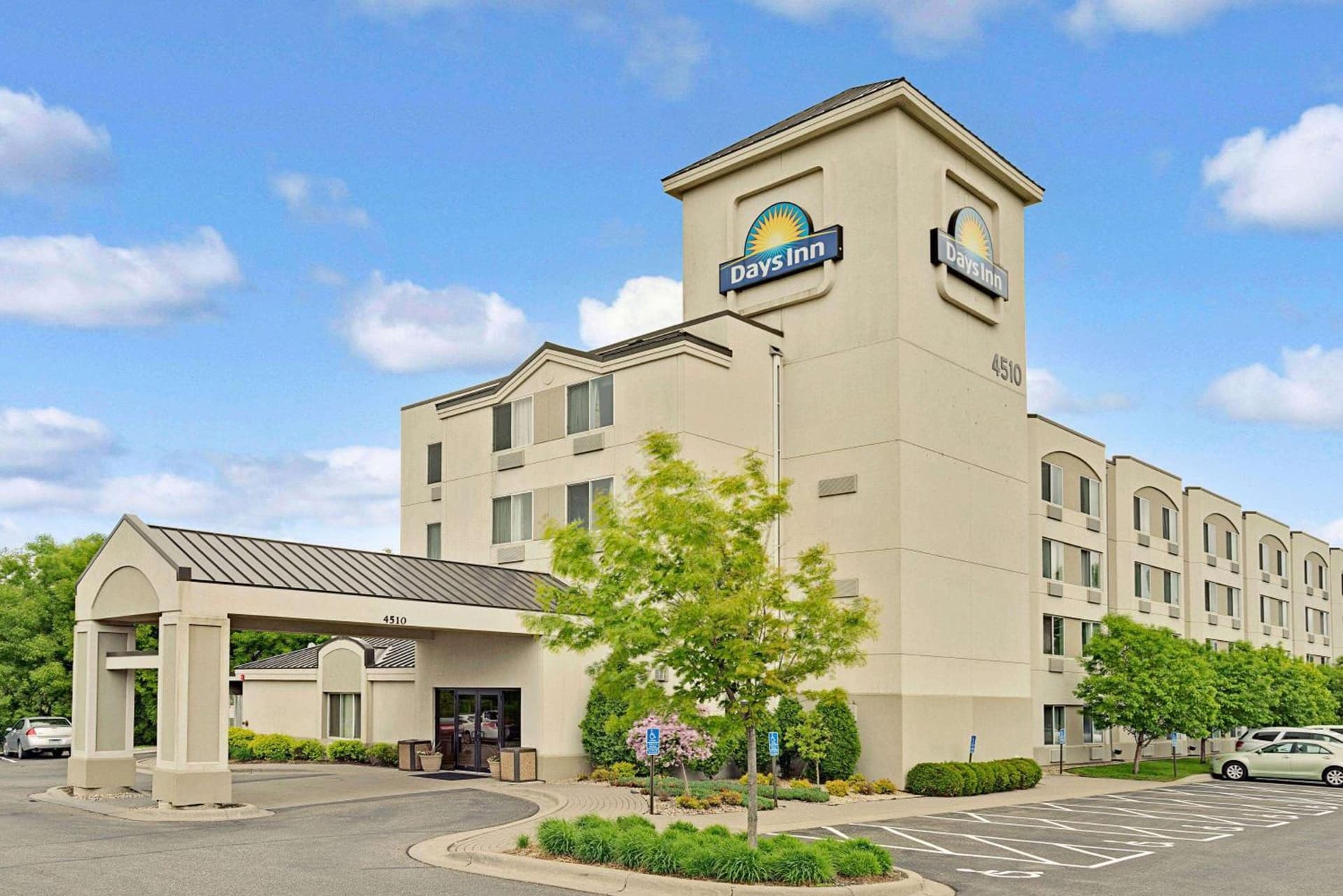 Days Inn by Wyndham Eagan Minnesota Near Mall of America property views in Eagan, MN — gallery photo 3