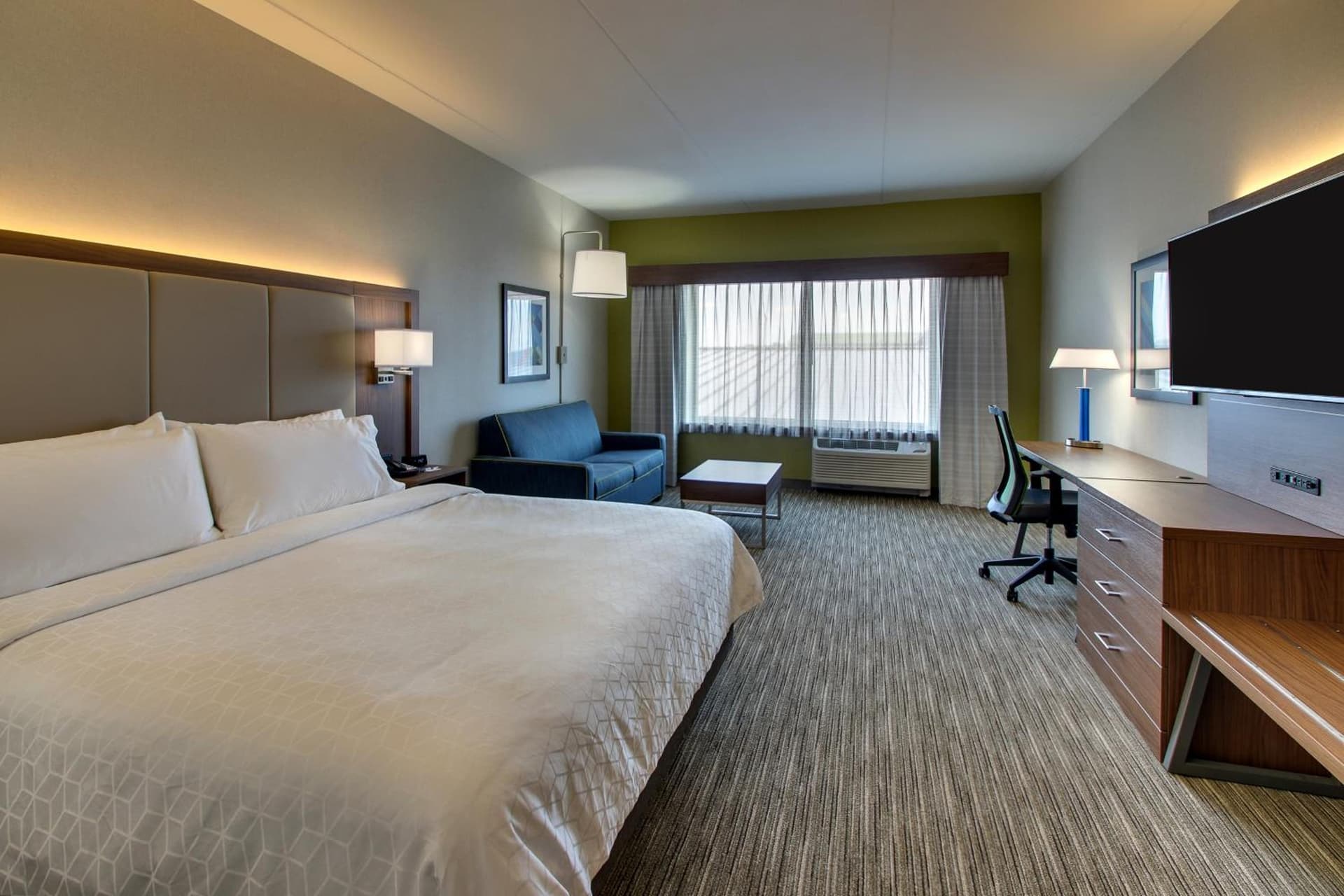 Holiday Inn Express & Suites Findlay North by IHG interior in Findlay, OH — gallery photo 2