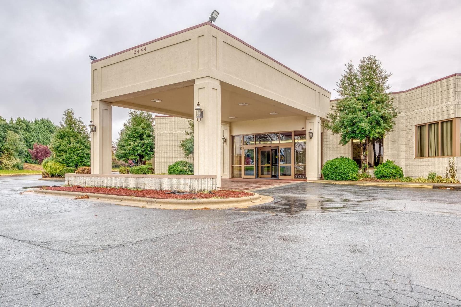 OYO Hotel Burlington South gallery photo in Burlington, NC — image 55