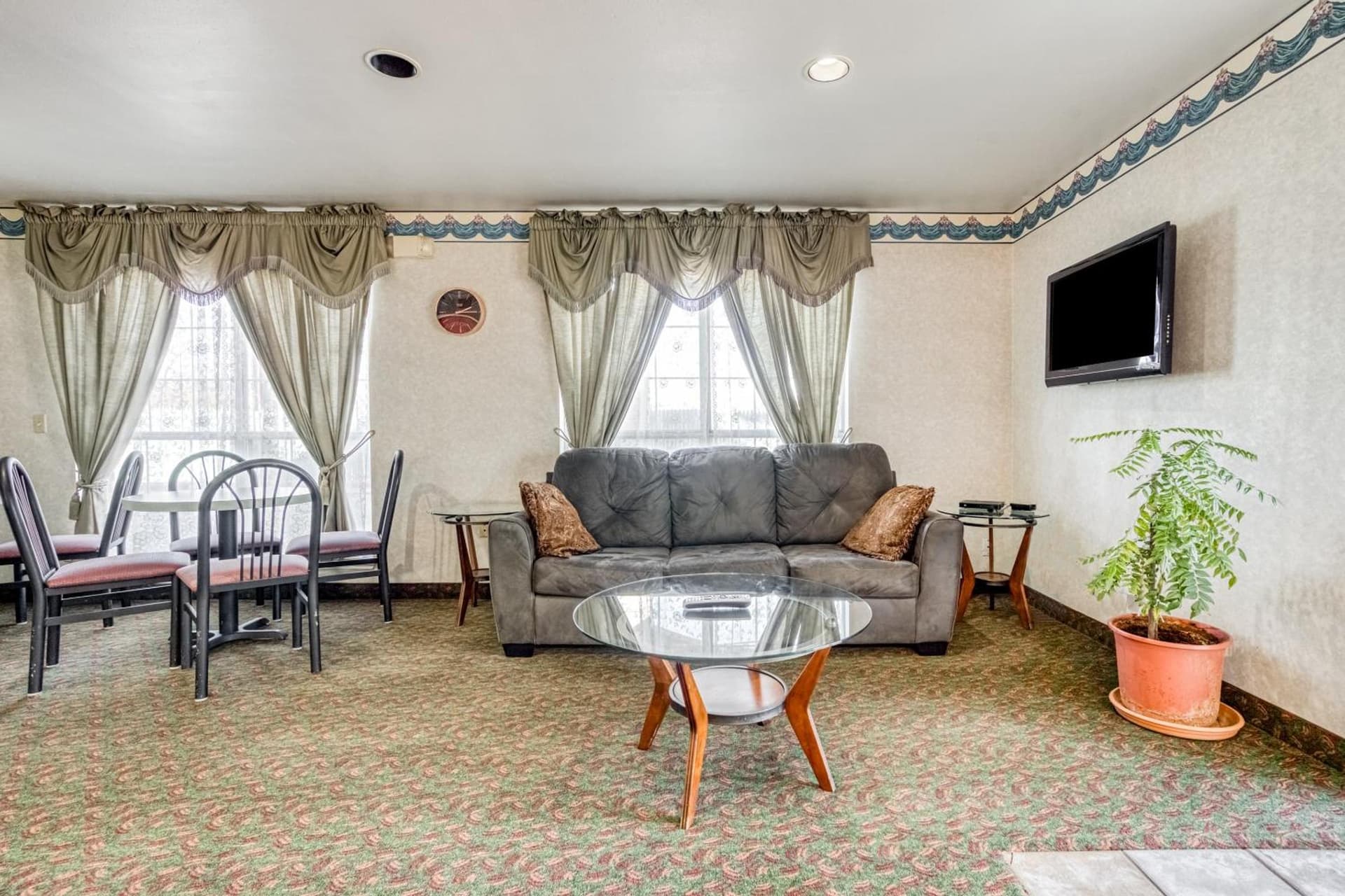 OYO Hotel Wichita Falls I-44 Sheppard Airforce gallery photo in Wichita Falls, TX — image 36