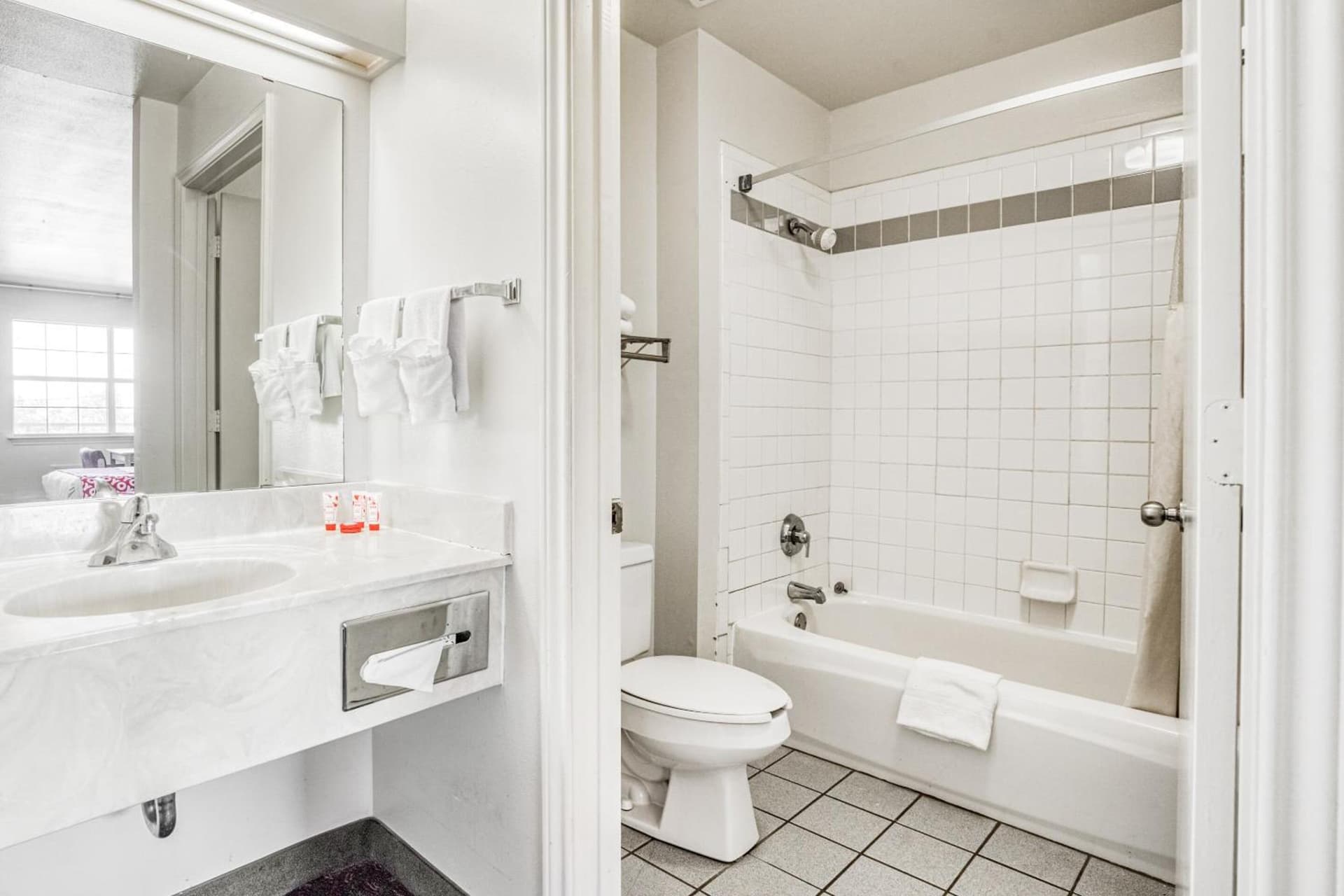 OYO Hotel Wichita Falls I-44 Sheppard Airforce gallery photo in Wichita Falls, TX — image 18