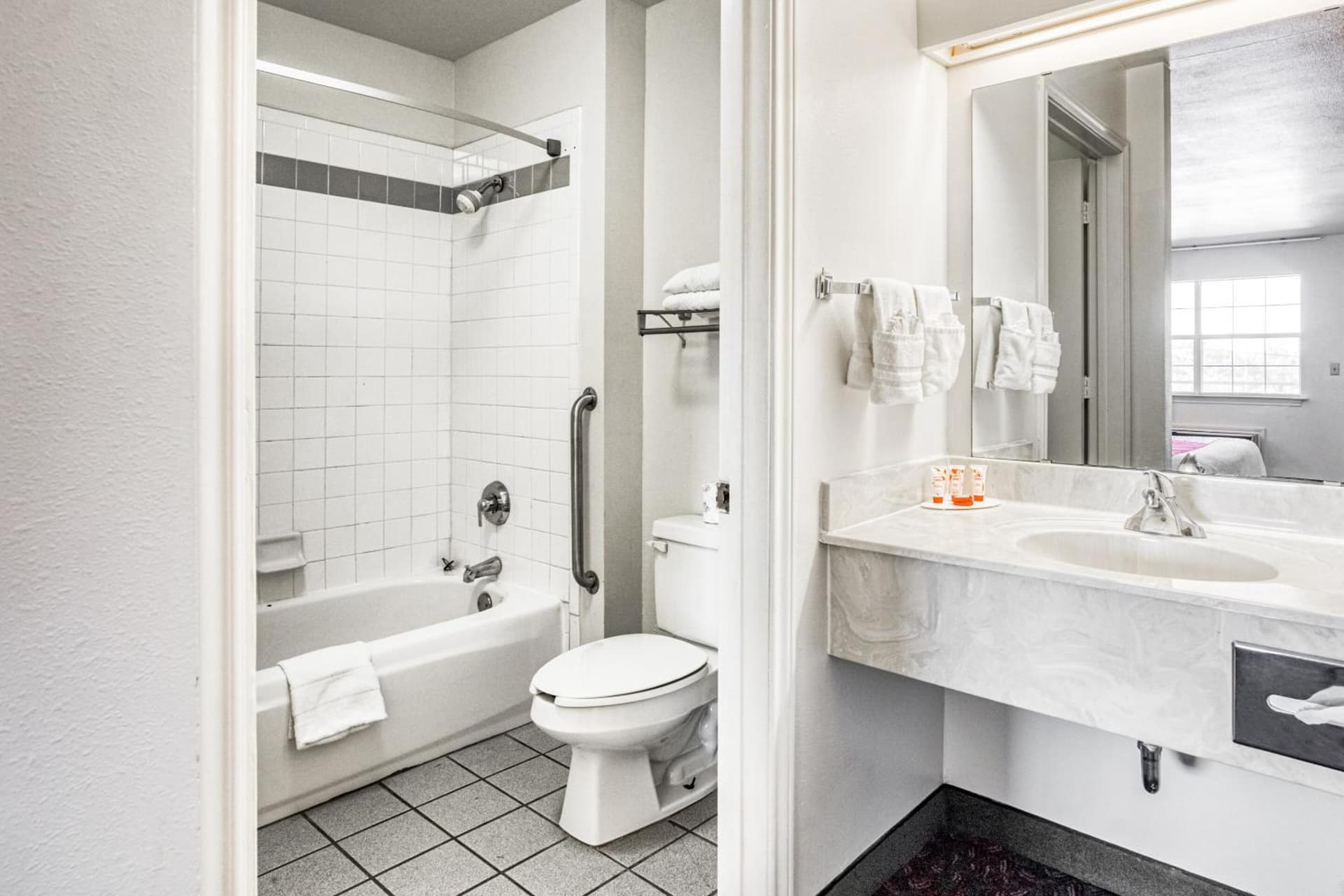 OYO Hotel Wichita Falls I-44 Sheppard Airforce gallery photo in Wichita Falls, TX — image 35