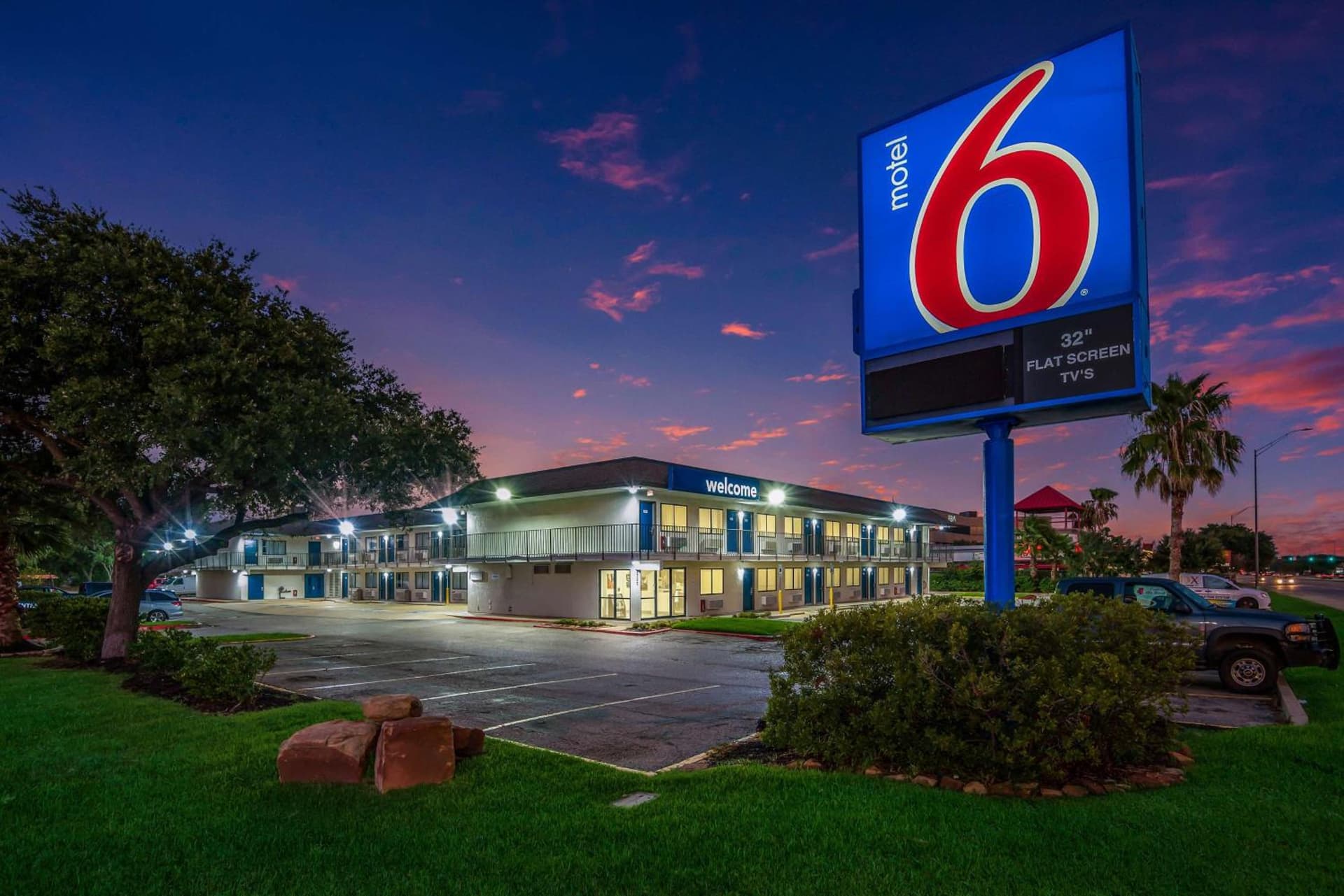 Motel 6-College Station, TX - Bryan featured exterior or lobby in College Station, TX — similar hotel