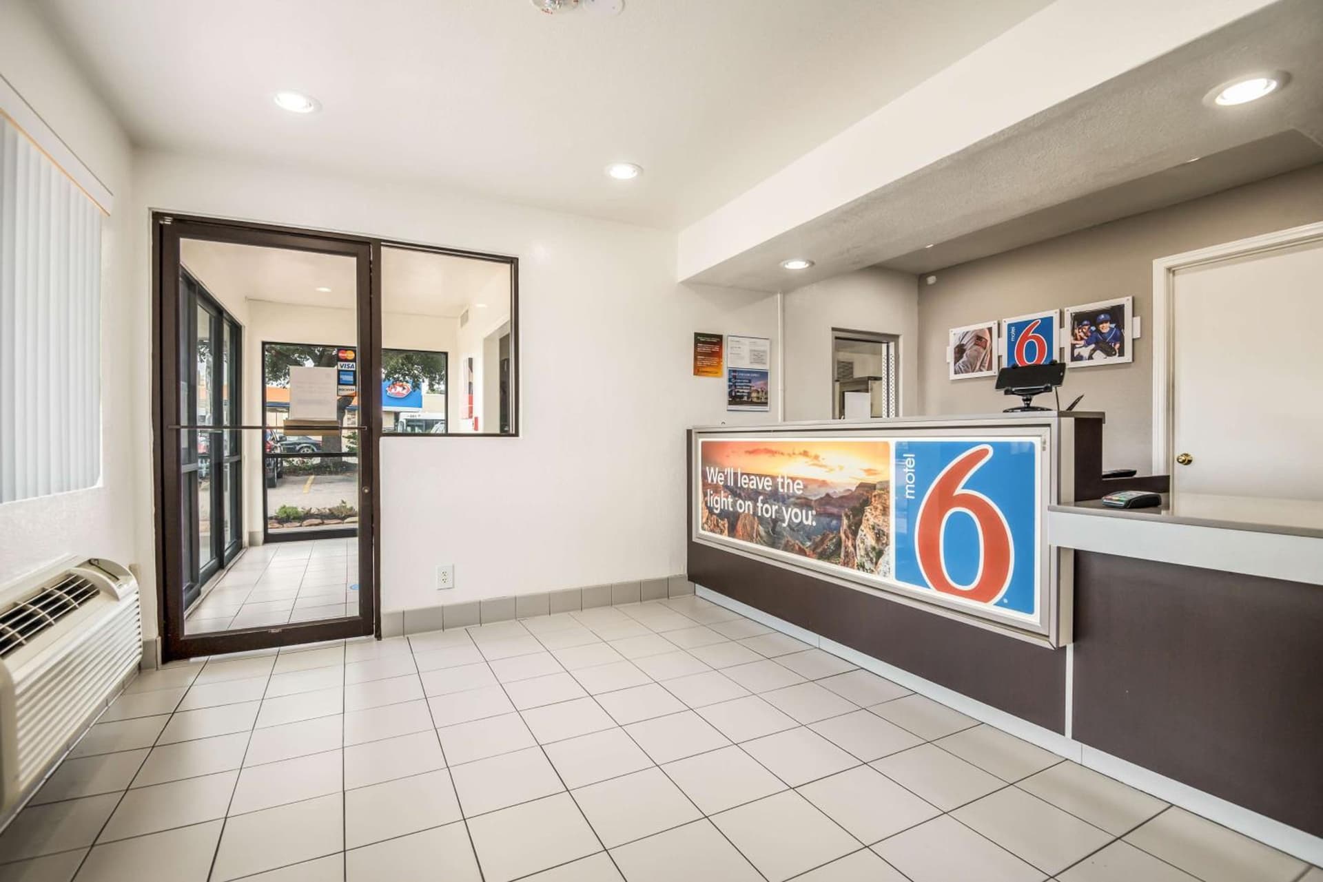 Motel 6-College Station, TX - Bryan gallery photo in College Station, TX — image 6