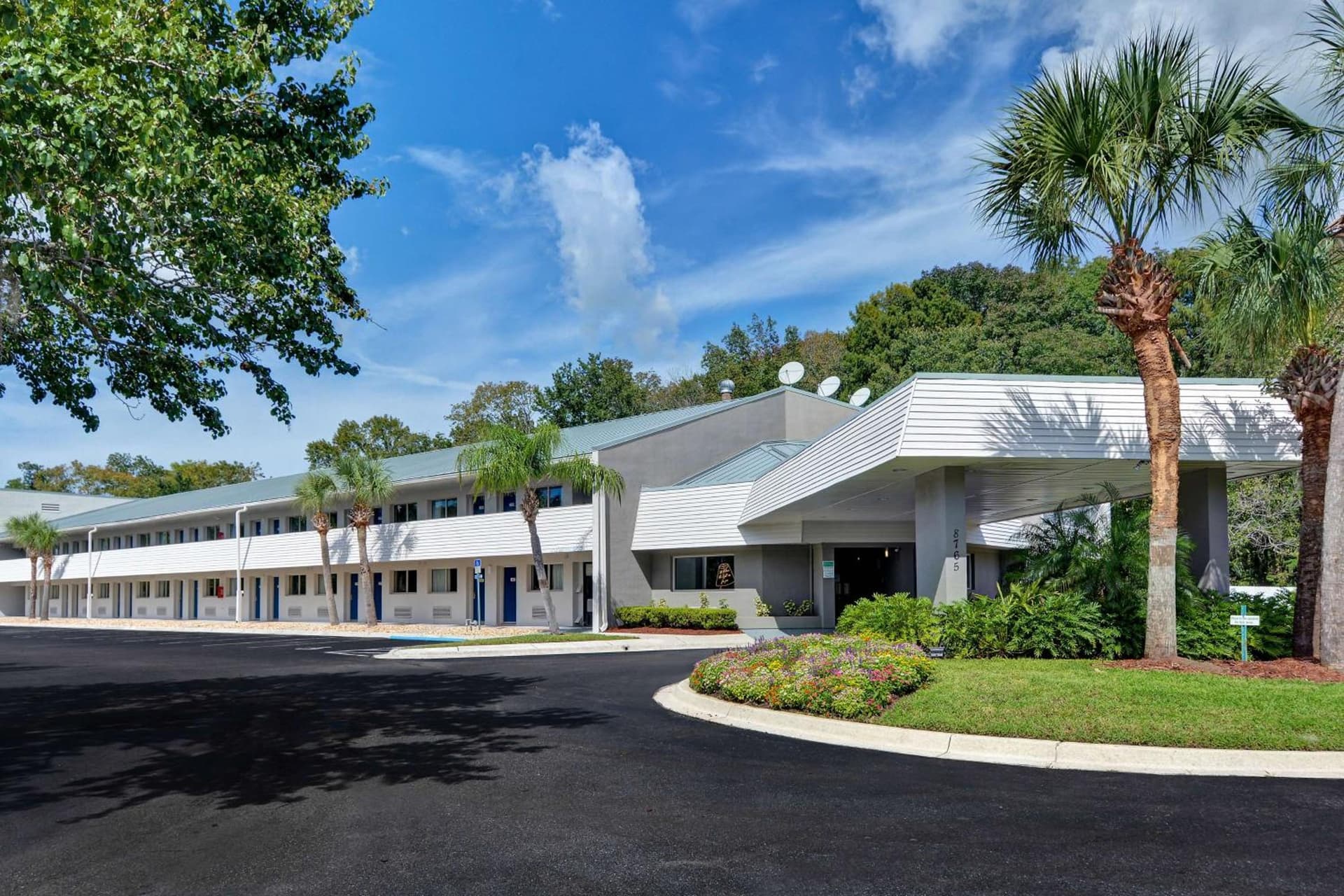 Studio 6 Extended Stay - Jacksonville, FL - Baymeadows featured exterior or lobby in Jacksonville, FL — similar hotel
