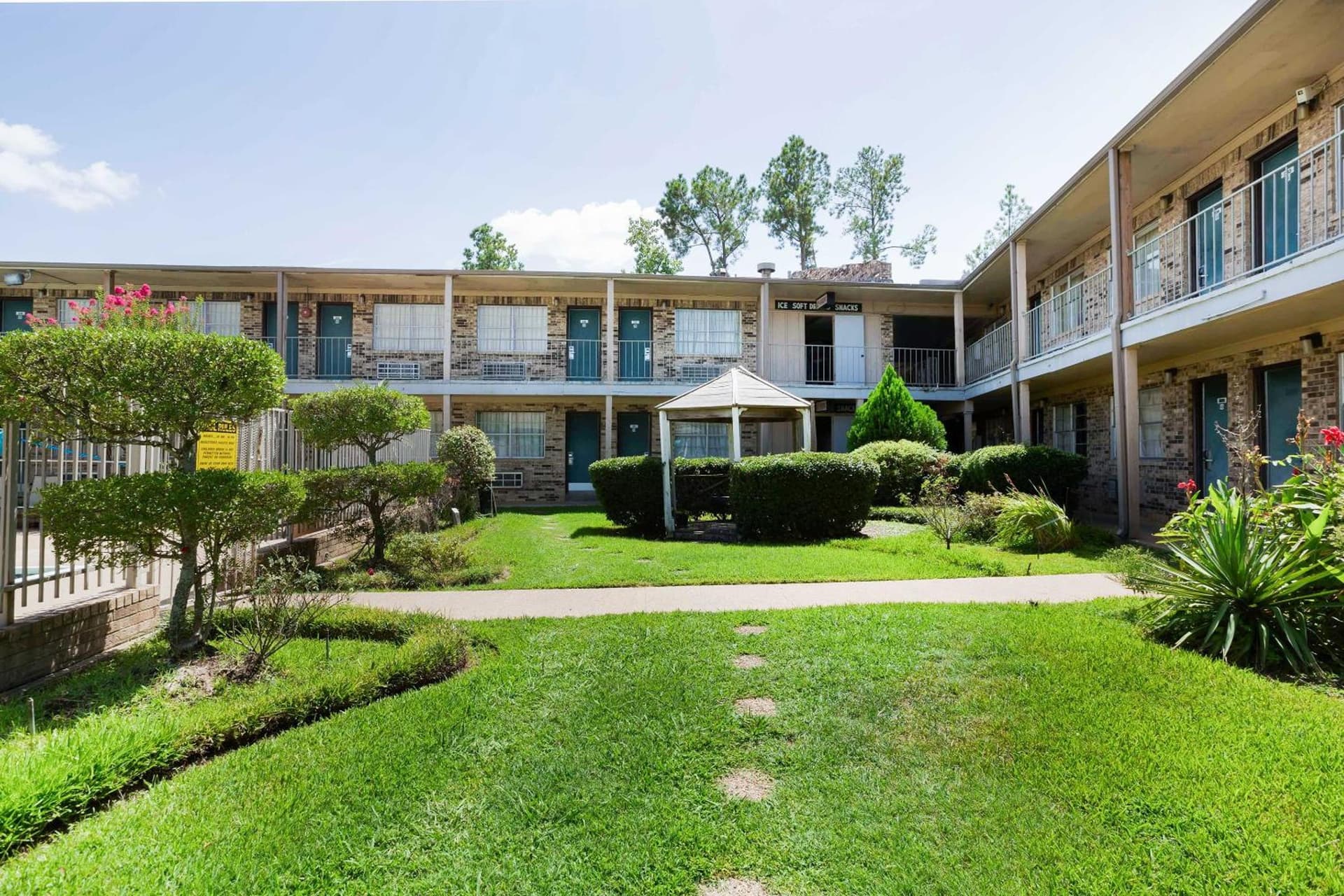 OYO Hotel Tyler Lindale featured exterior or lobby in Tyler, TX — similar hotel