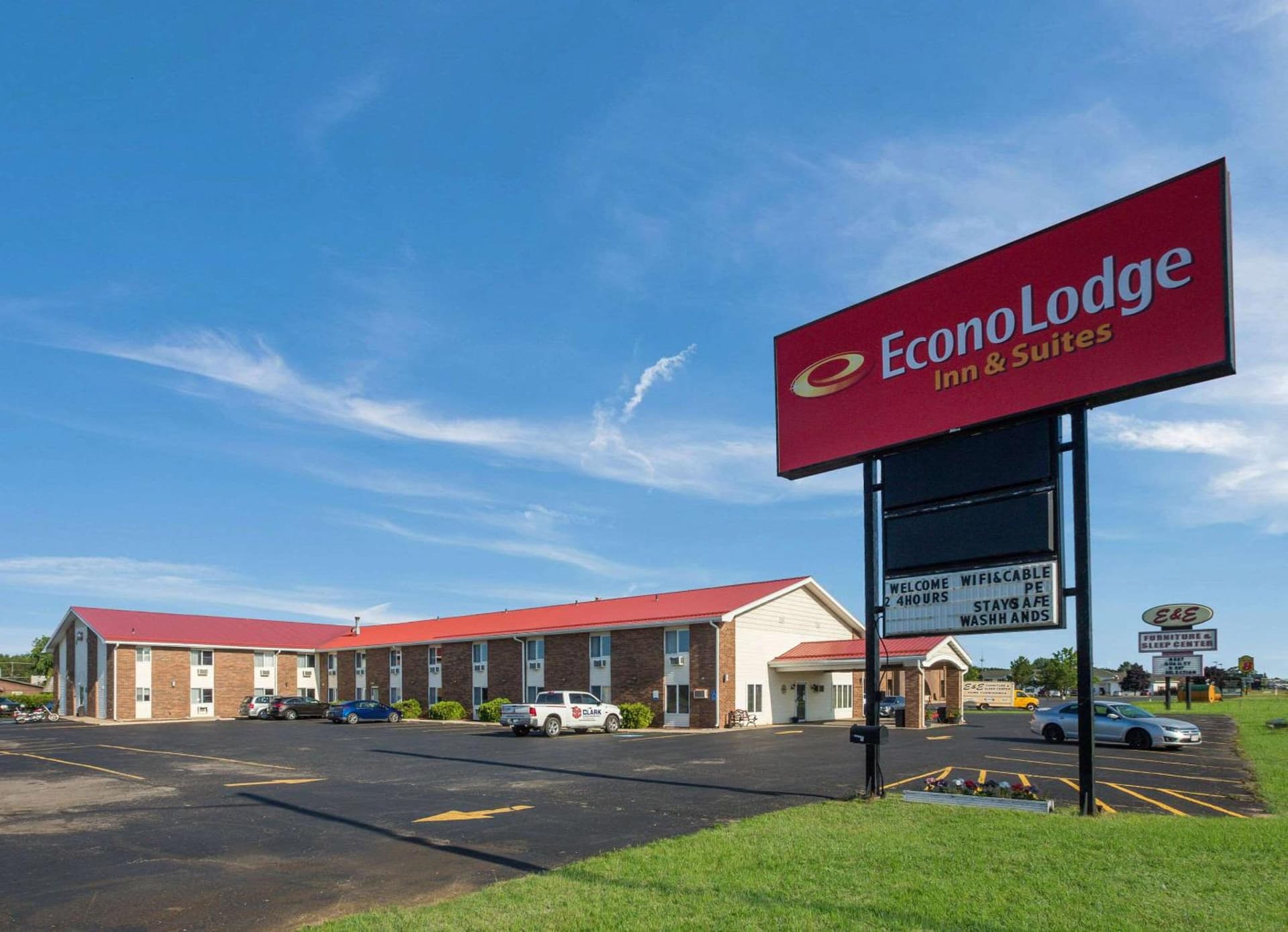 Econo Lodge Inn & Suites Escanaba North interior in Escanaba, MI — gallery photo 2