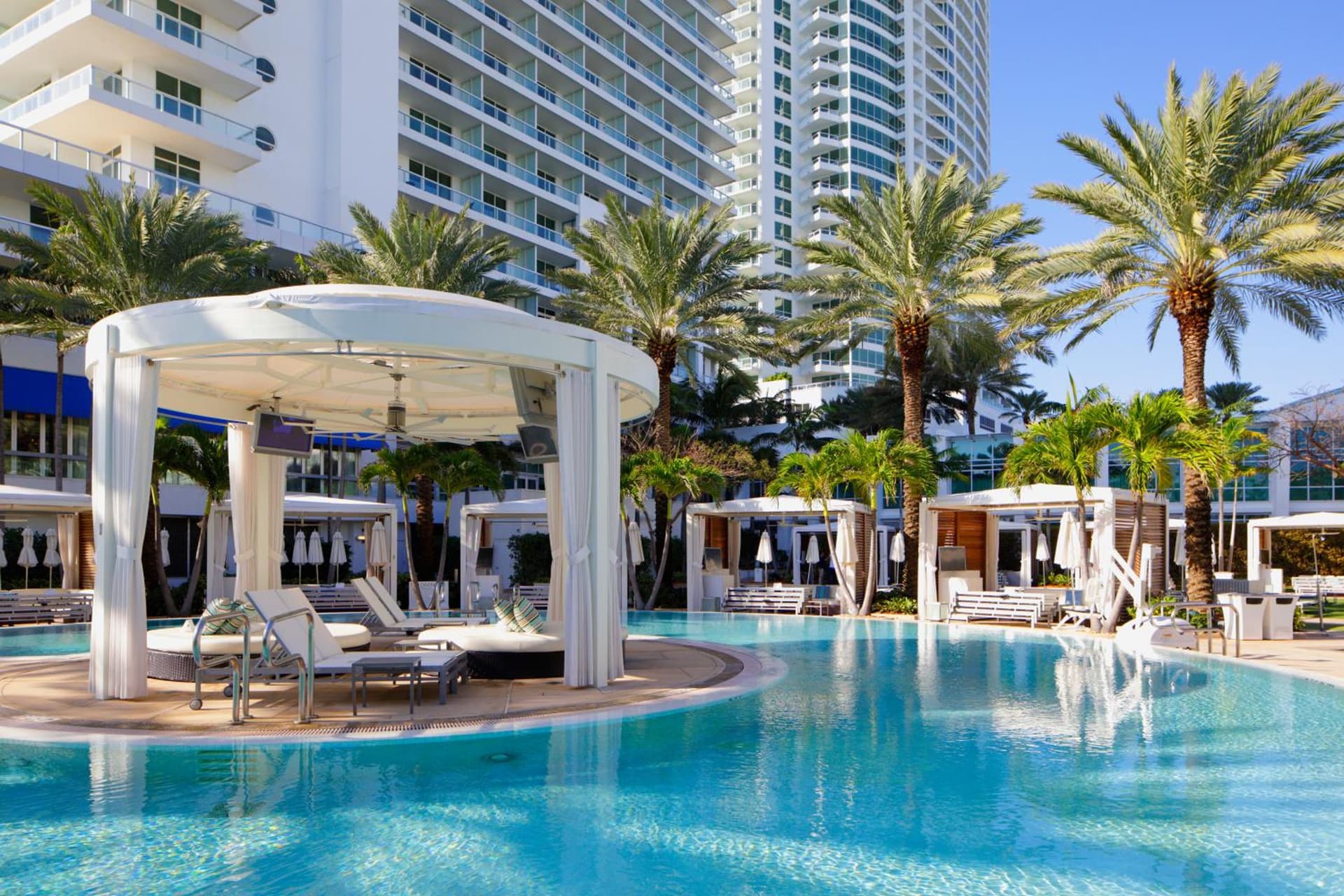 FB Miami Beach Sorrento Private Ocean Luxury Suite property views in Miami Beach, FL — gallery photo 3