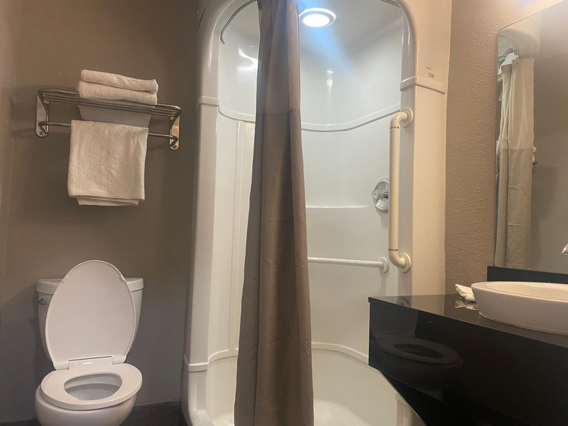 Motel 6-San Bernardino, CA - South gallery photo in San Bernardino, CA — image 11