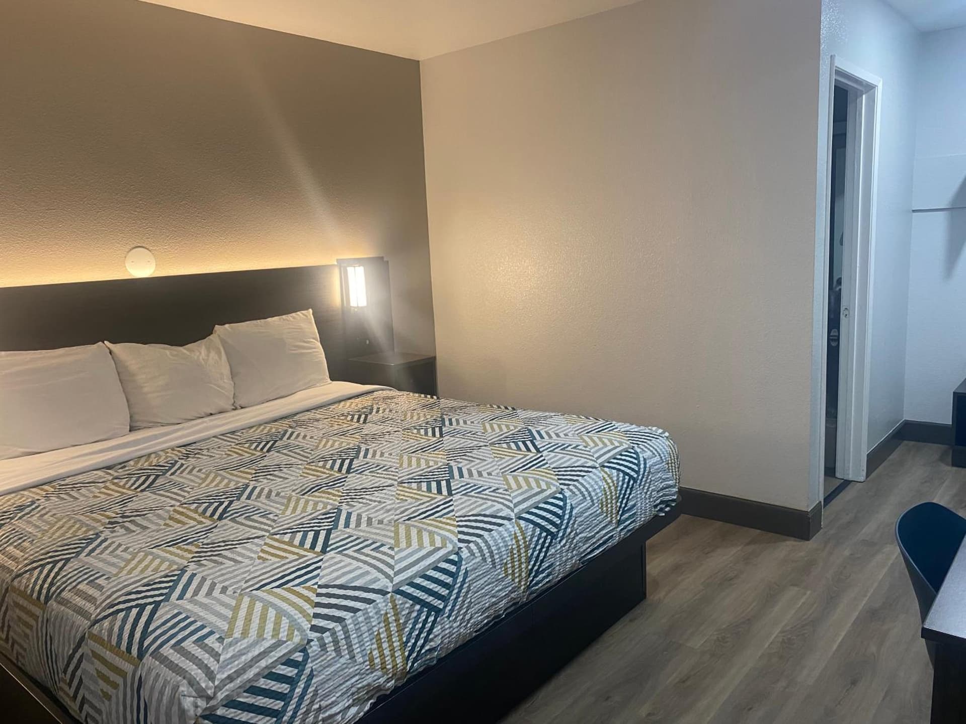 Motel 6-San Bernardino, CA - South gallery photo in San Bernardino, CA — image 6