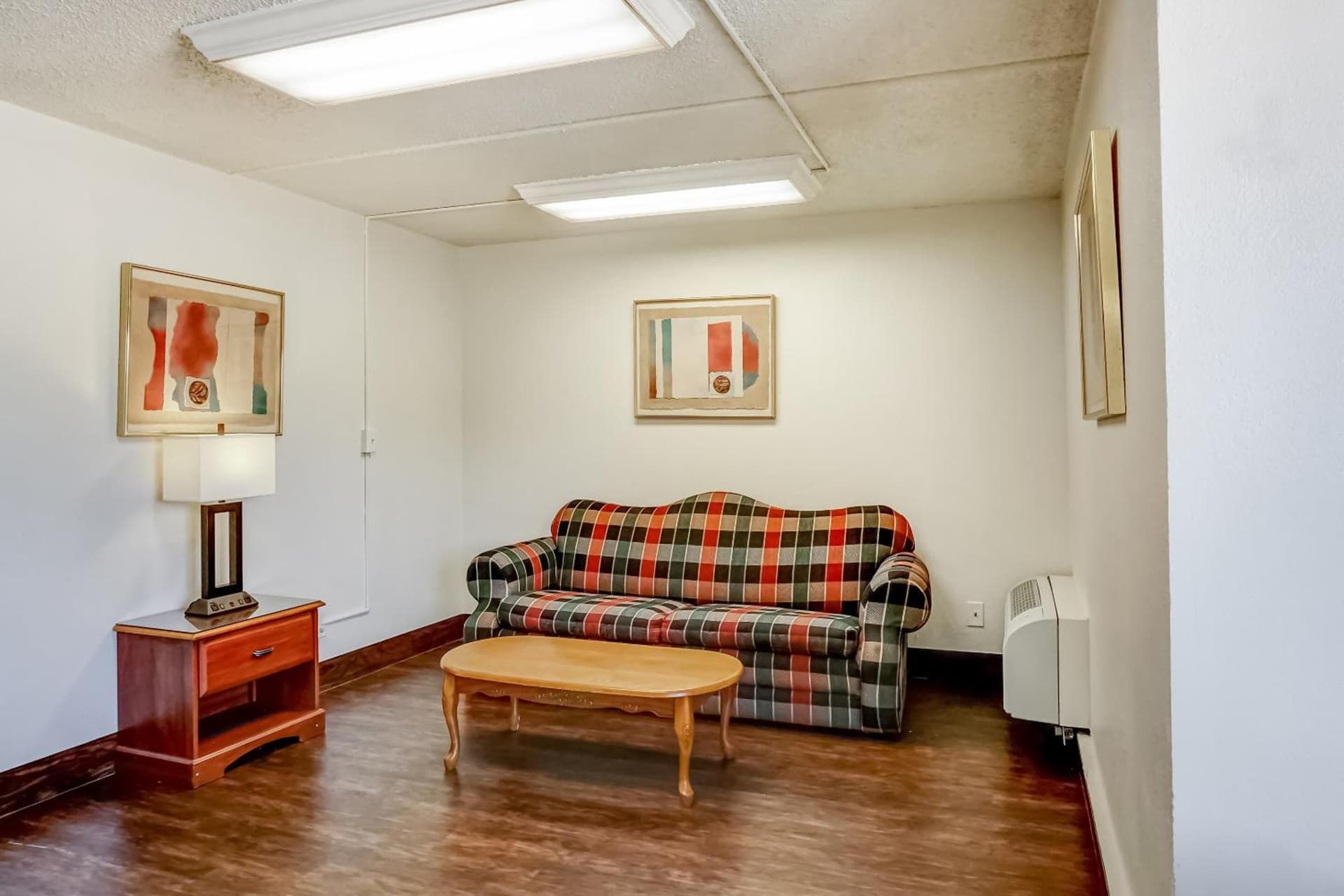 OYO Hotel Killeen East Central interior in Killeen, TX — gallery photo 2