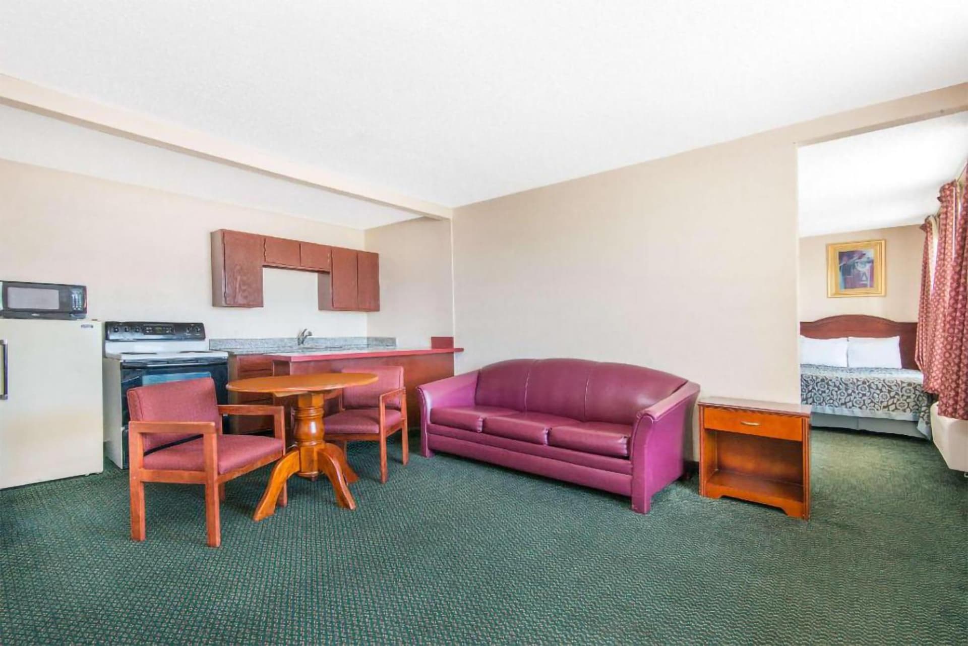 Blue Way Inn & Suites Wichita East interior in Wichita, KS — gallery photo 2