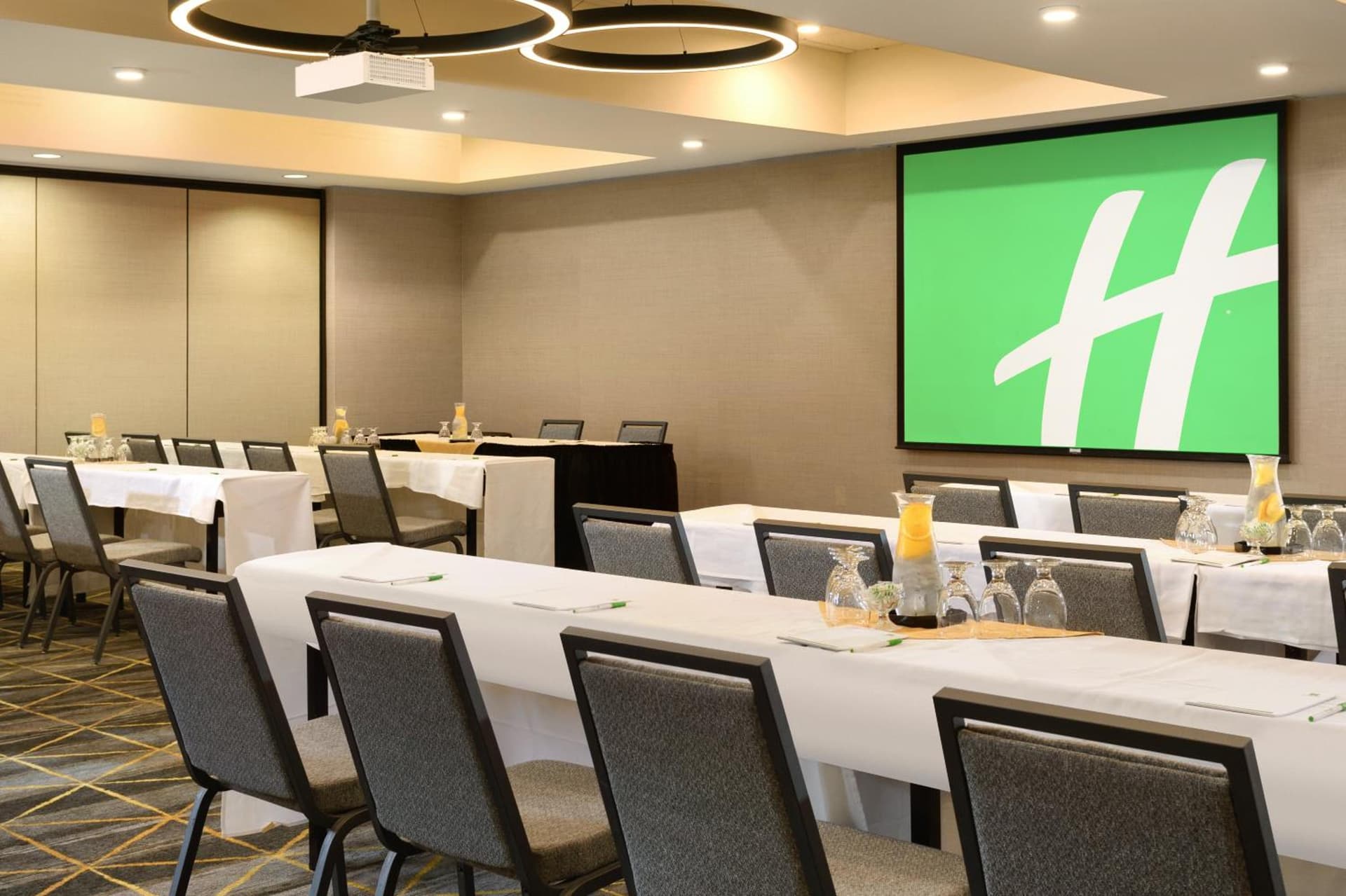 Holiday Inn & Suites Oakland - Airport by IHG gallery photo in Oakland, CA — image 57