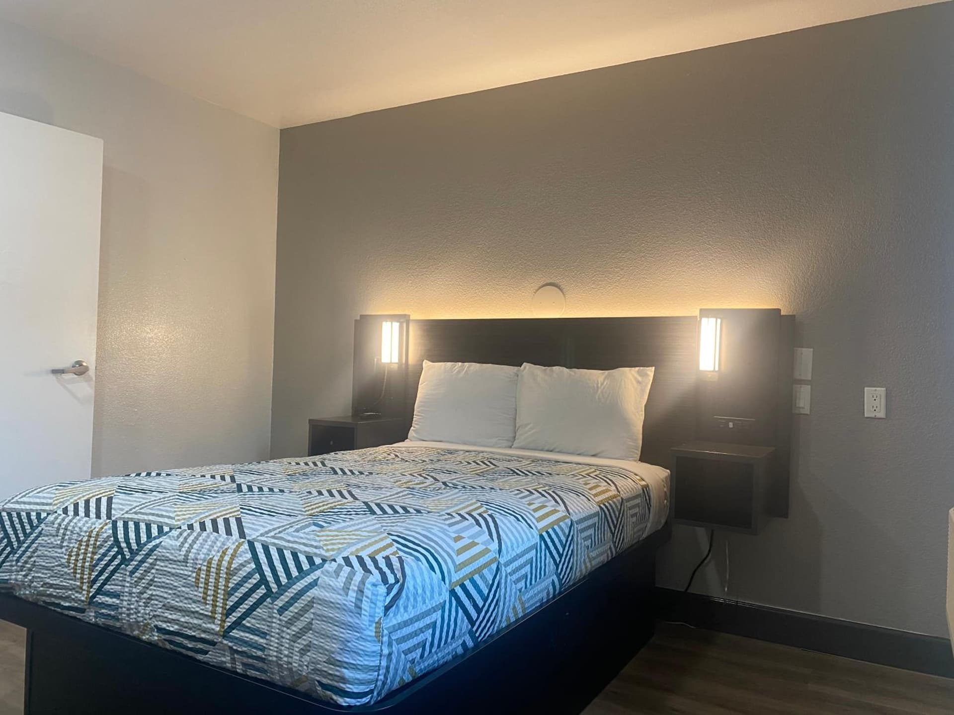 Motel 6-San Bernardino, CA - South gallery photo in San Bernardino, CA — image 28