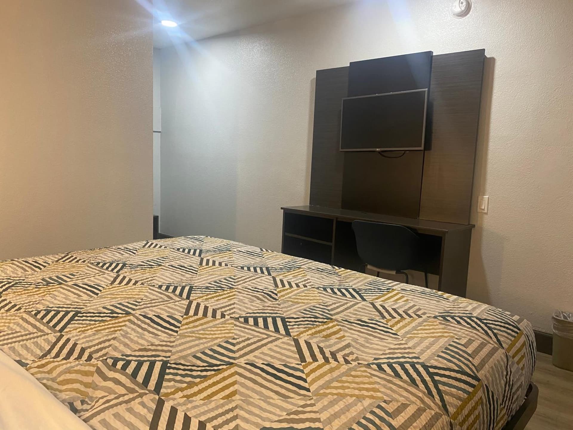 Motel 6-San Bernardino, CA - South gallery photo in San Bernardino, CA — image 27