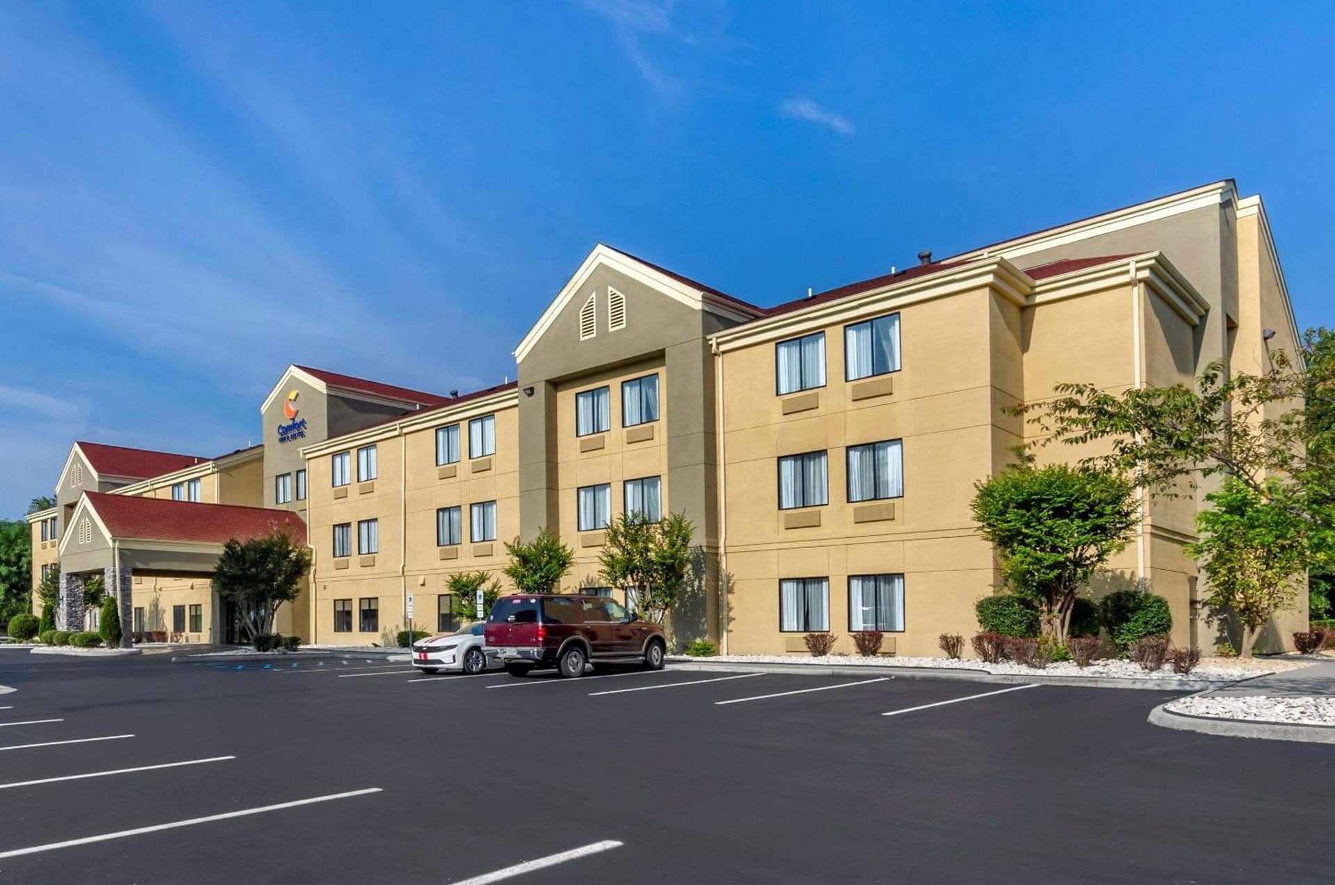 Comfort Inn & Suites Troutville-Roanoke North interior in Troutville, VA — gallery photo 2