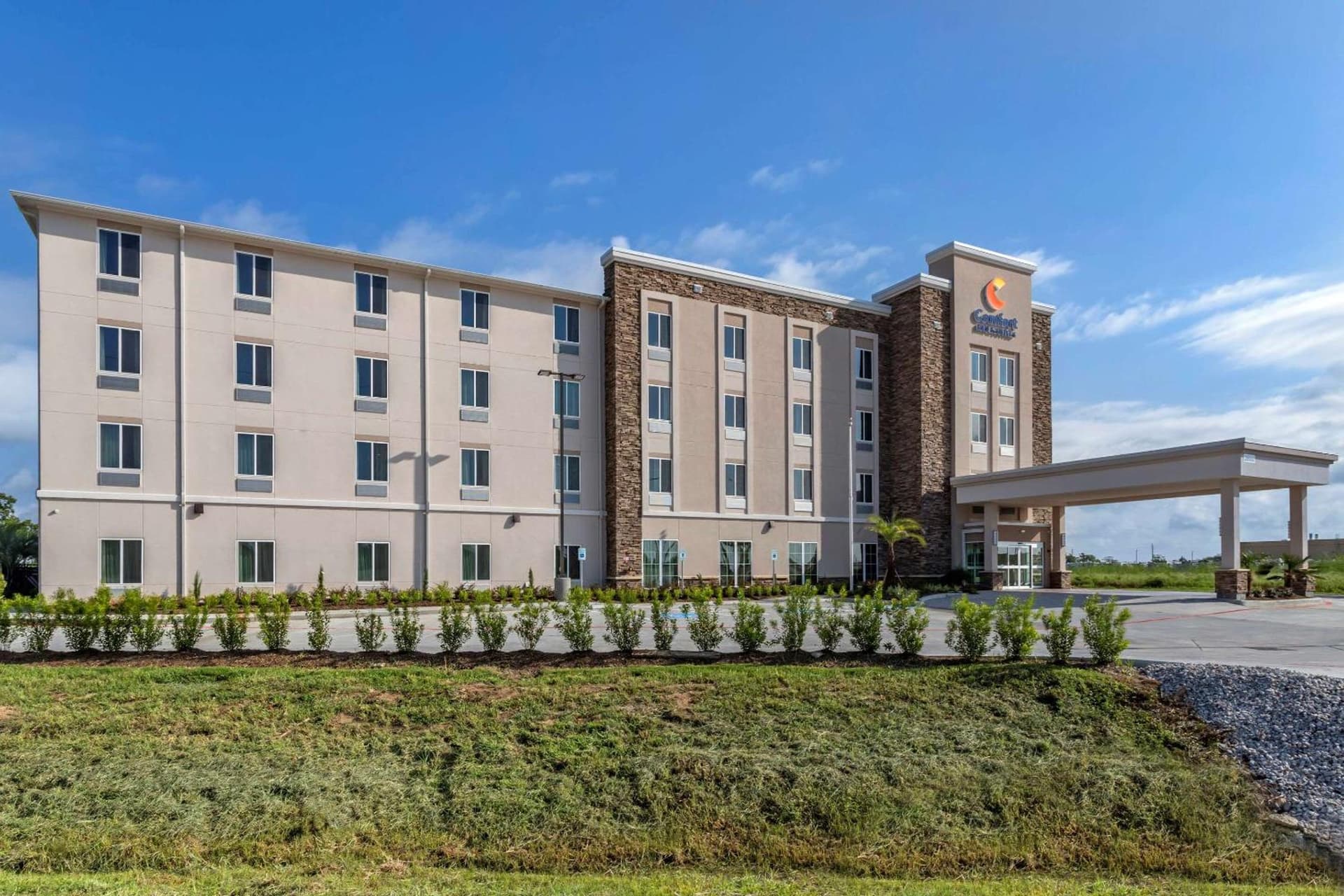 Comfort Inn & Suites Waller interior in Waller, TX — gallery photo 2