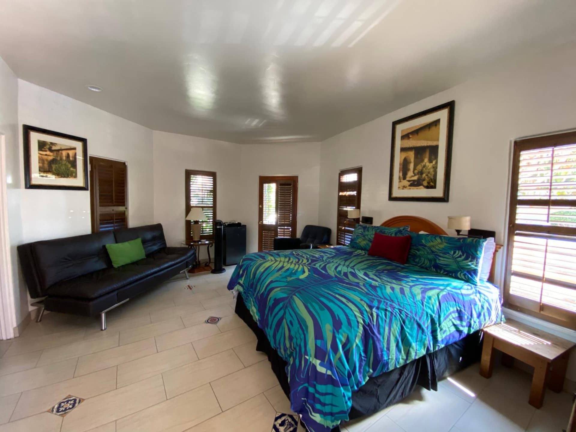Villa Rosa Inn gallery photo in Santa Barbara, CA — image 110