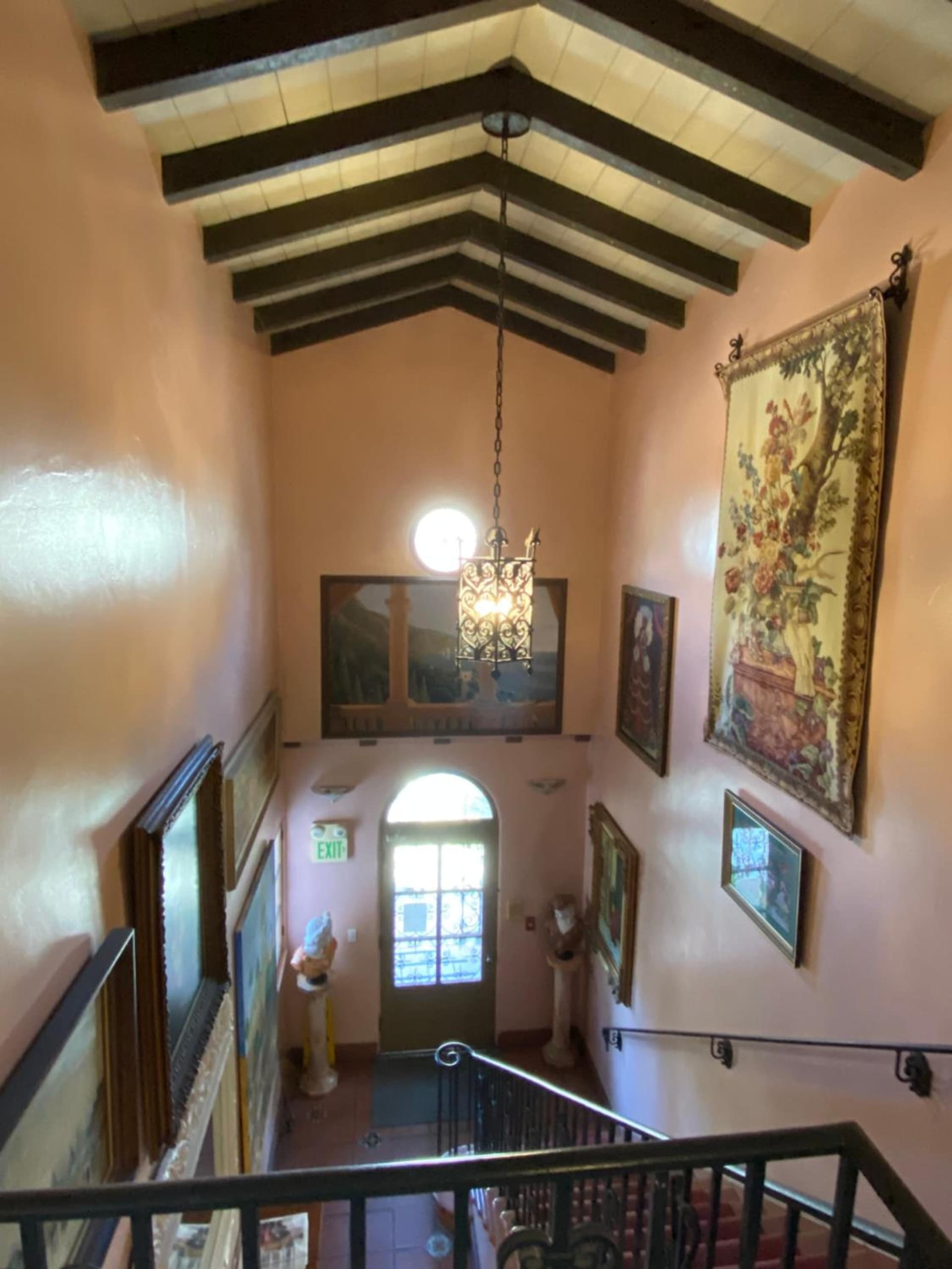 Villa Rosa Inn property views in Santa Barbara, CA — gallery photo 3