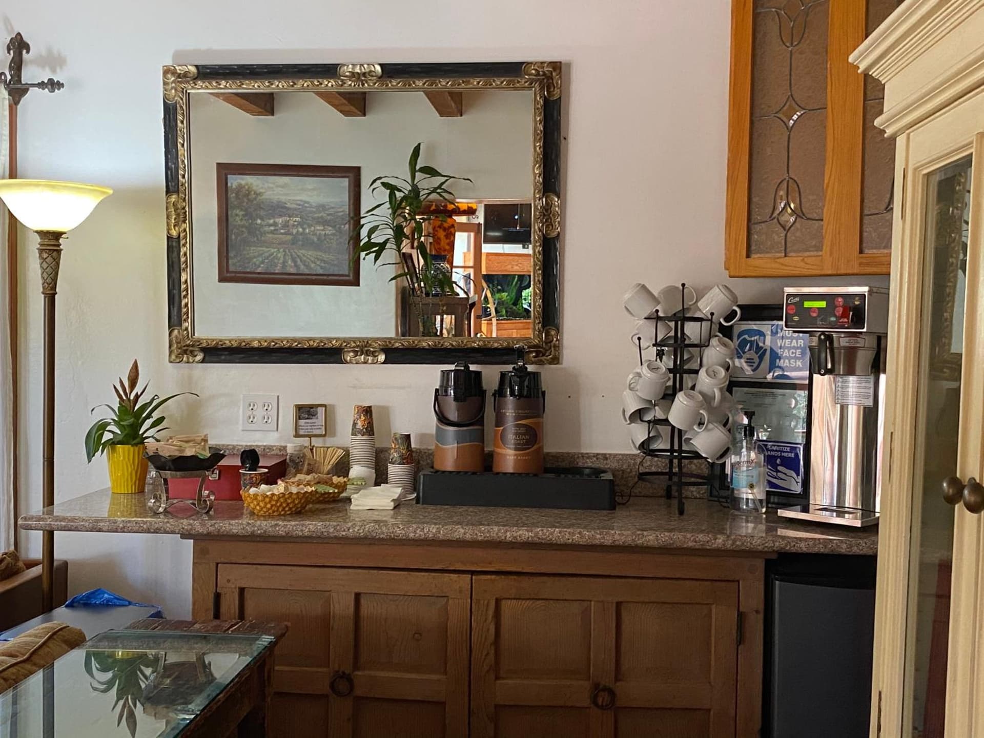 Villa Rosa Inn gallery photo in Santa Barbara, CA — image 127