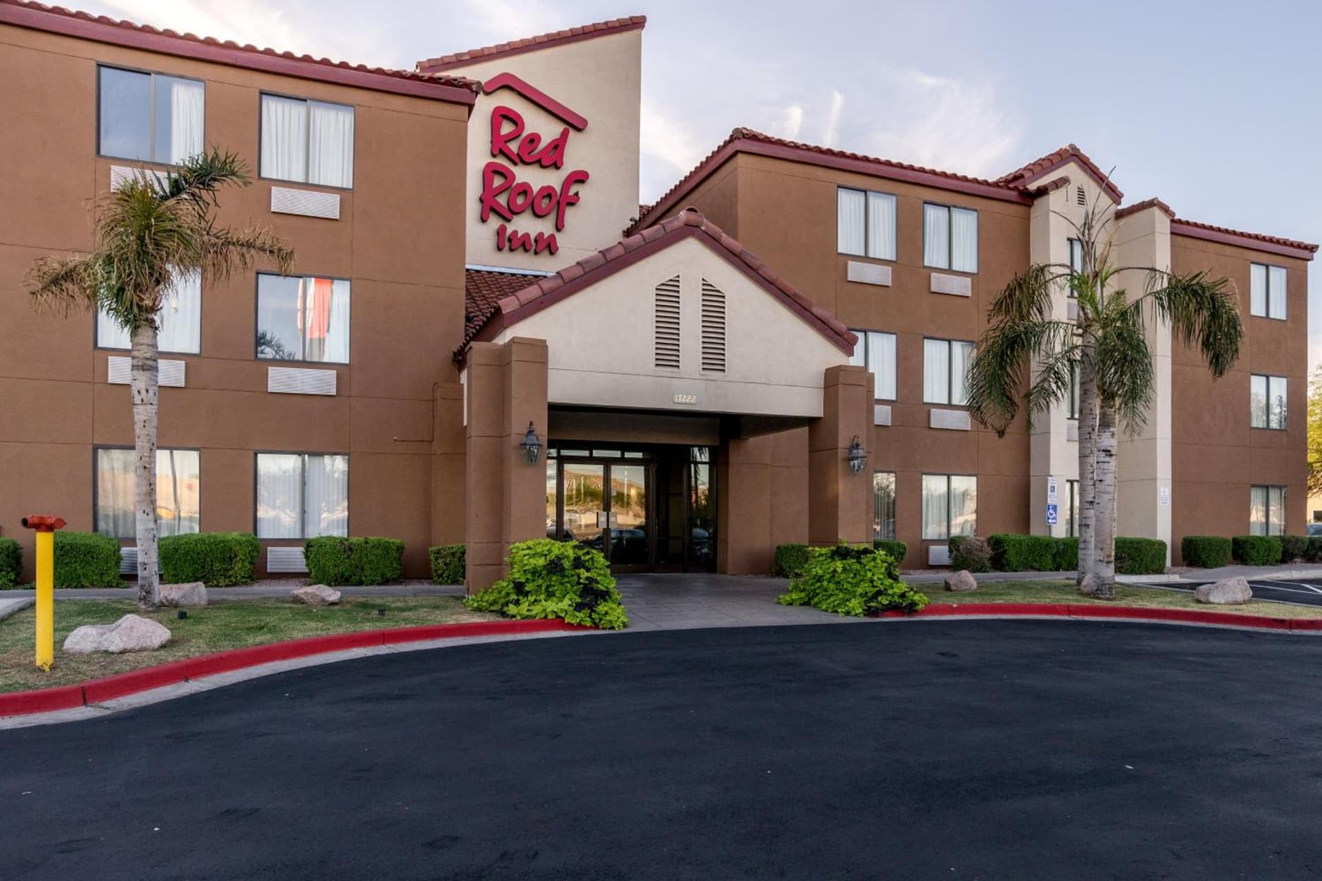 Red Roof Inn Phoenix North - I-17 at Bell Rd interior in Phoenix, AZ — gallery photo 2