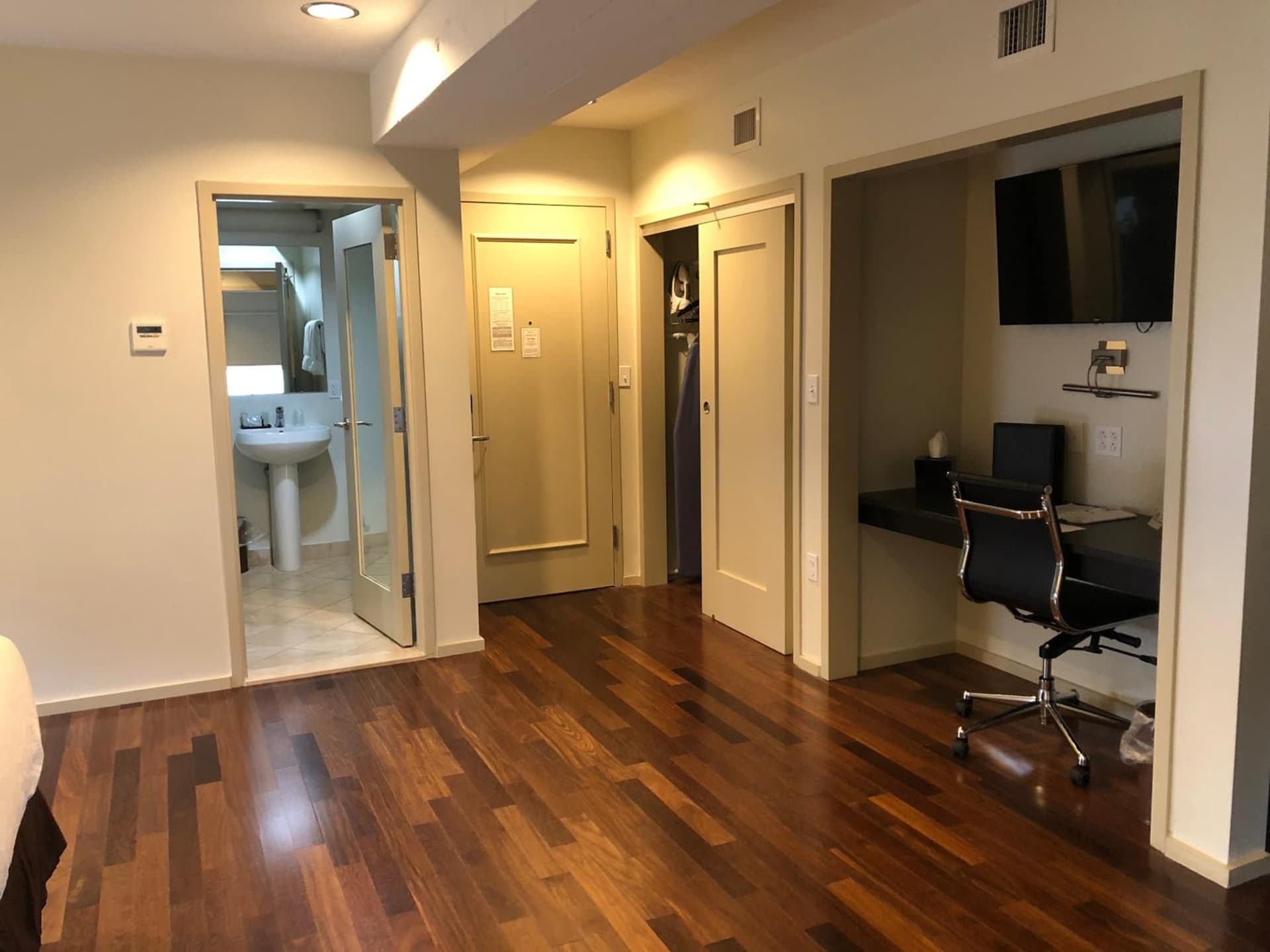 Grand Eastonian Hotel & Suites property views in Easton, PA — gallery photo 3