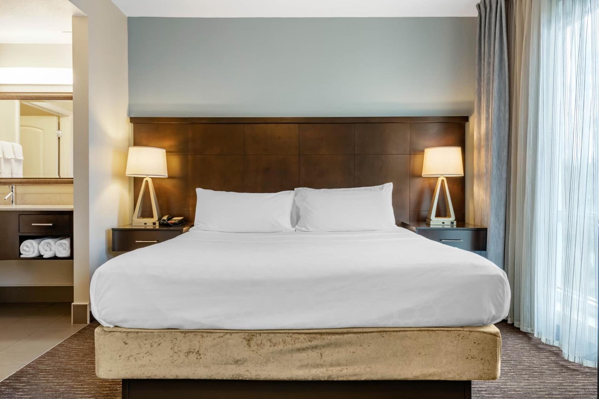 Staybridge Suites St. Petersburg FL by IHG interior in St Petersburg — gallery photo 2