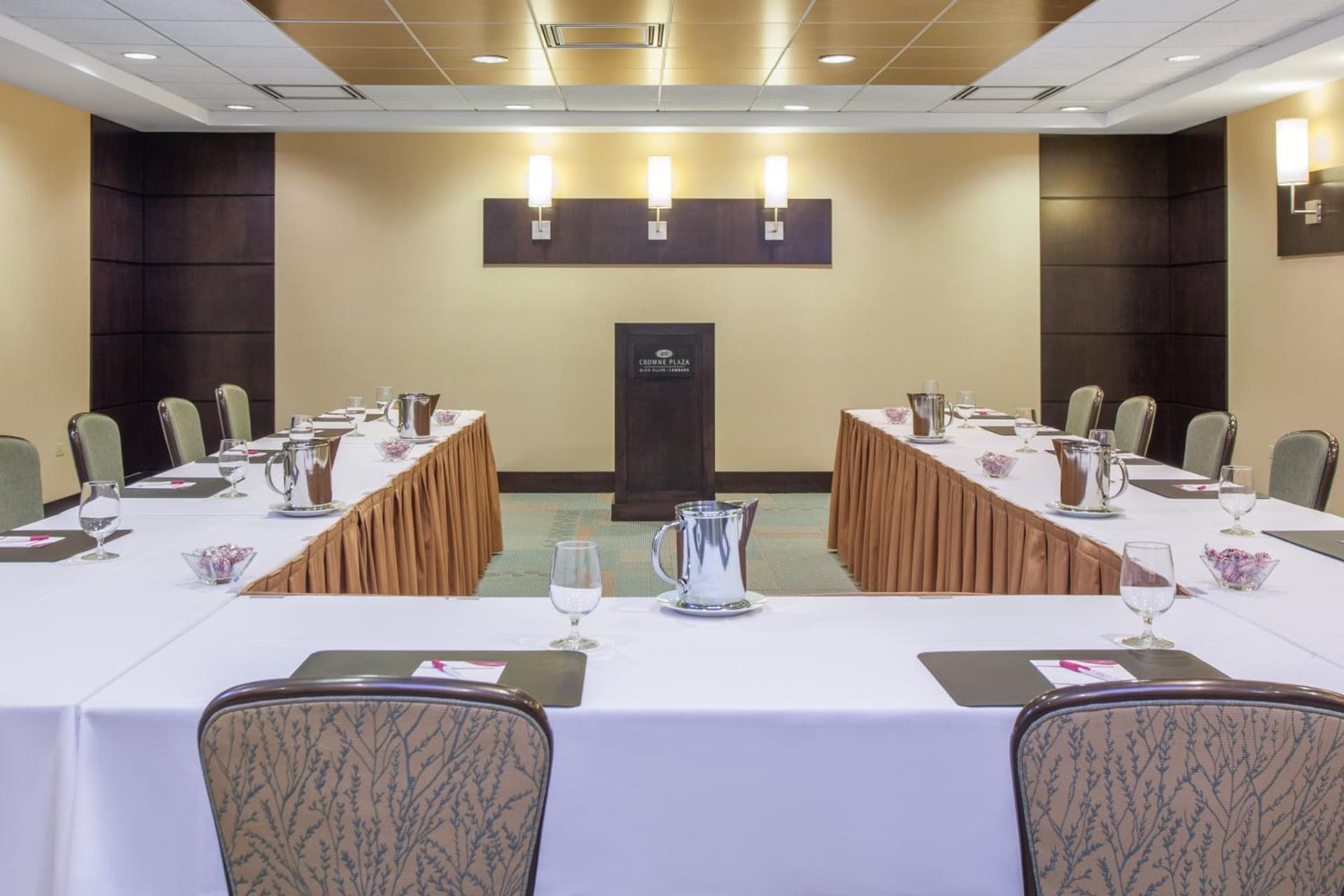 Crowne Plaza Hotel Glen Ellyn/Lombard by IHG gallery photo in Glen Ellyn, IL — image 36
