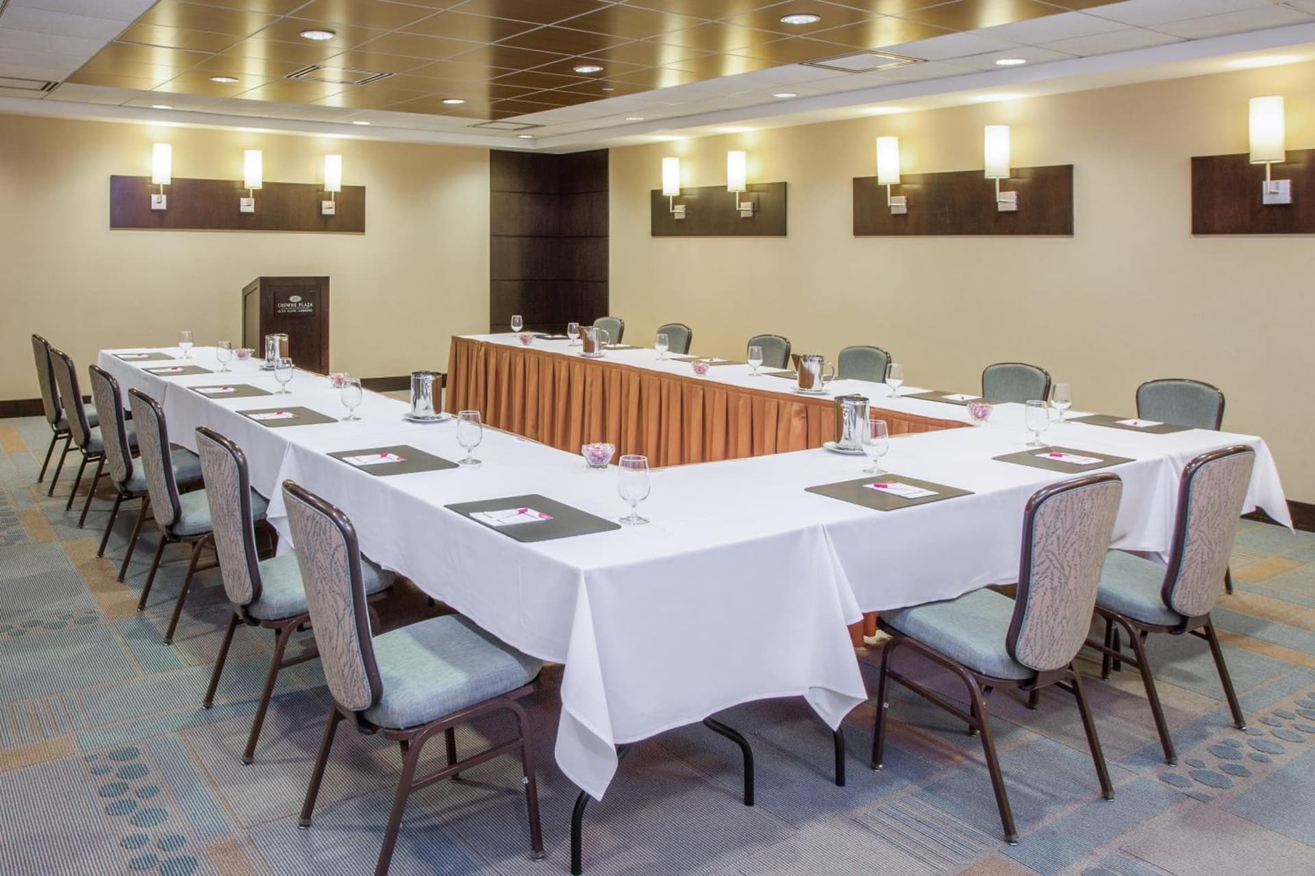Crowne Plaza Hotel Glen Ellyn/Lombard by IHG gallery photo in Glen Ellyn, IL — image 58