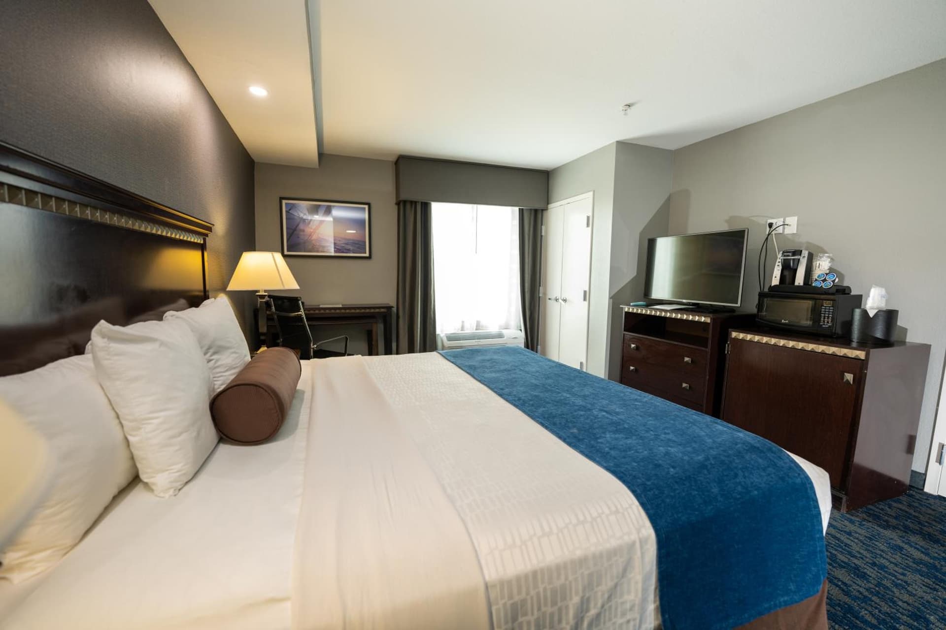 Comfort Suites Seabrook - La Porte - Kemah gallery photo in Seabrook, TX — image 16
