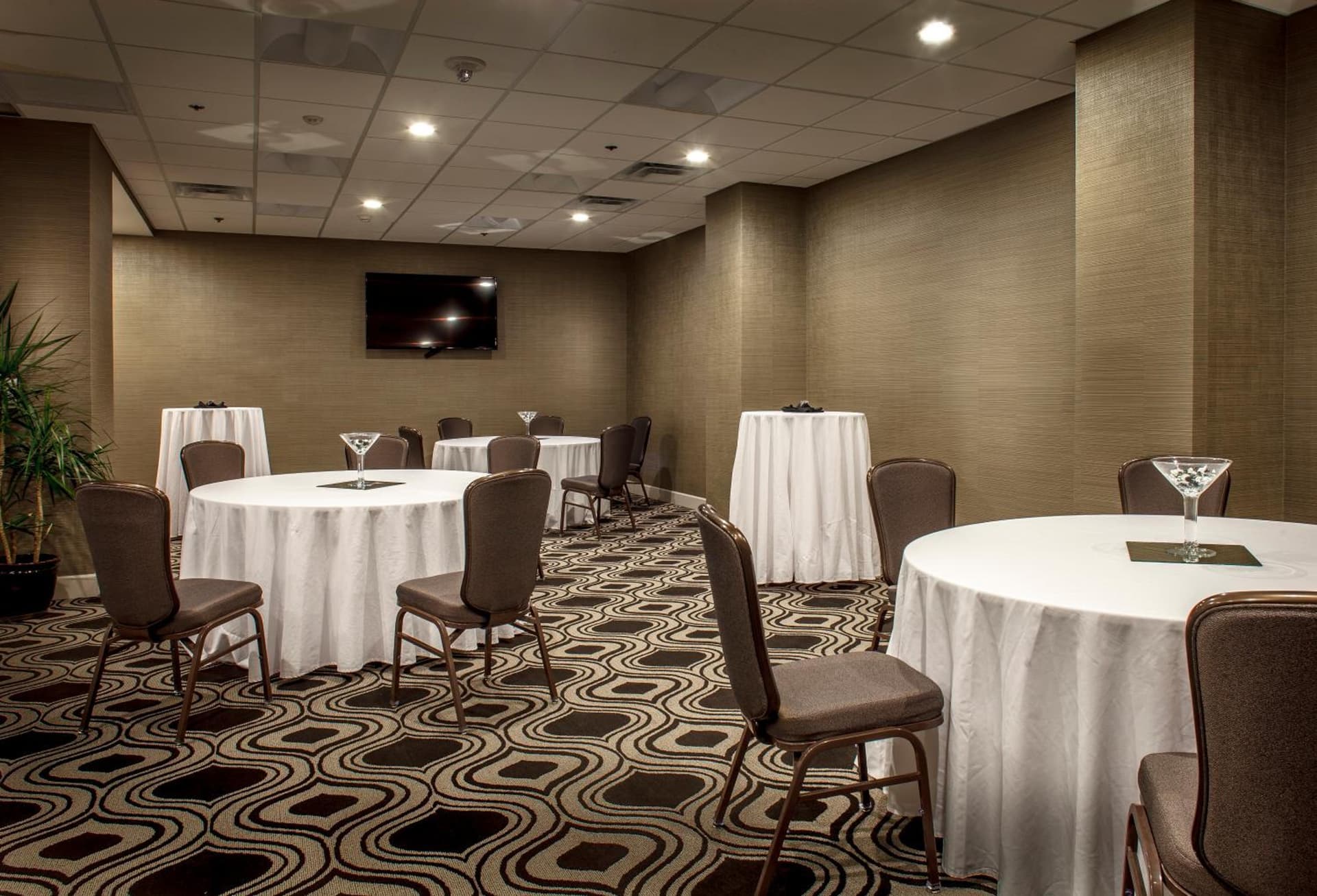 Crowne Plaza Phoenix Airport - PHX by IHG gallery photo in Phoenix, AZ — image 80