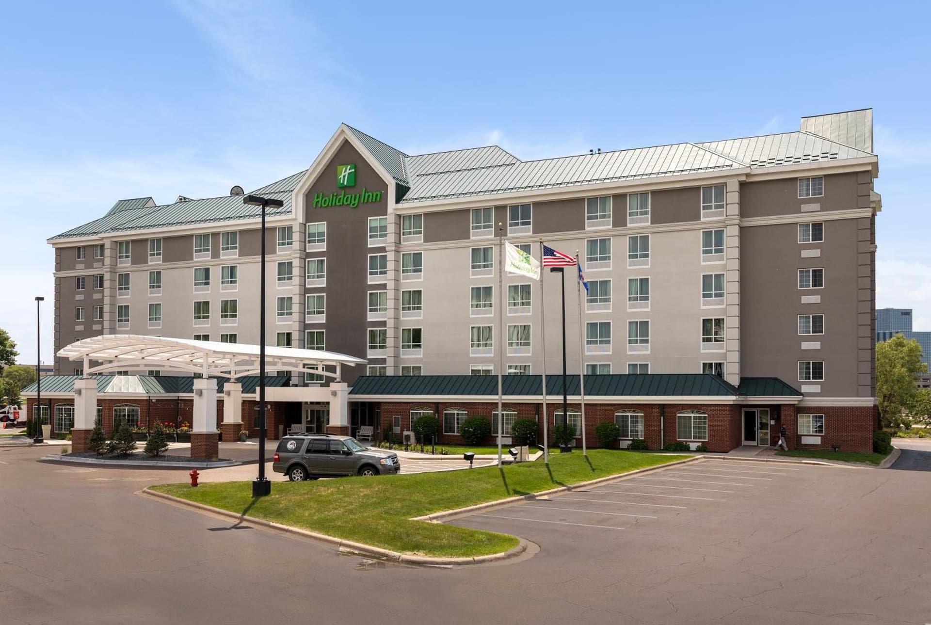 Holiday Inn - Bloomington W MSP Airport Area by IHG featured exterior or lobby in Bloomington, MN — similar hotel